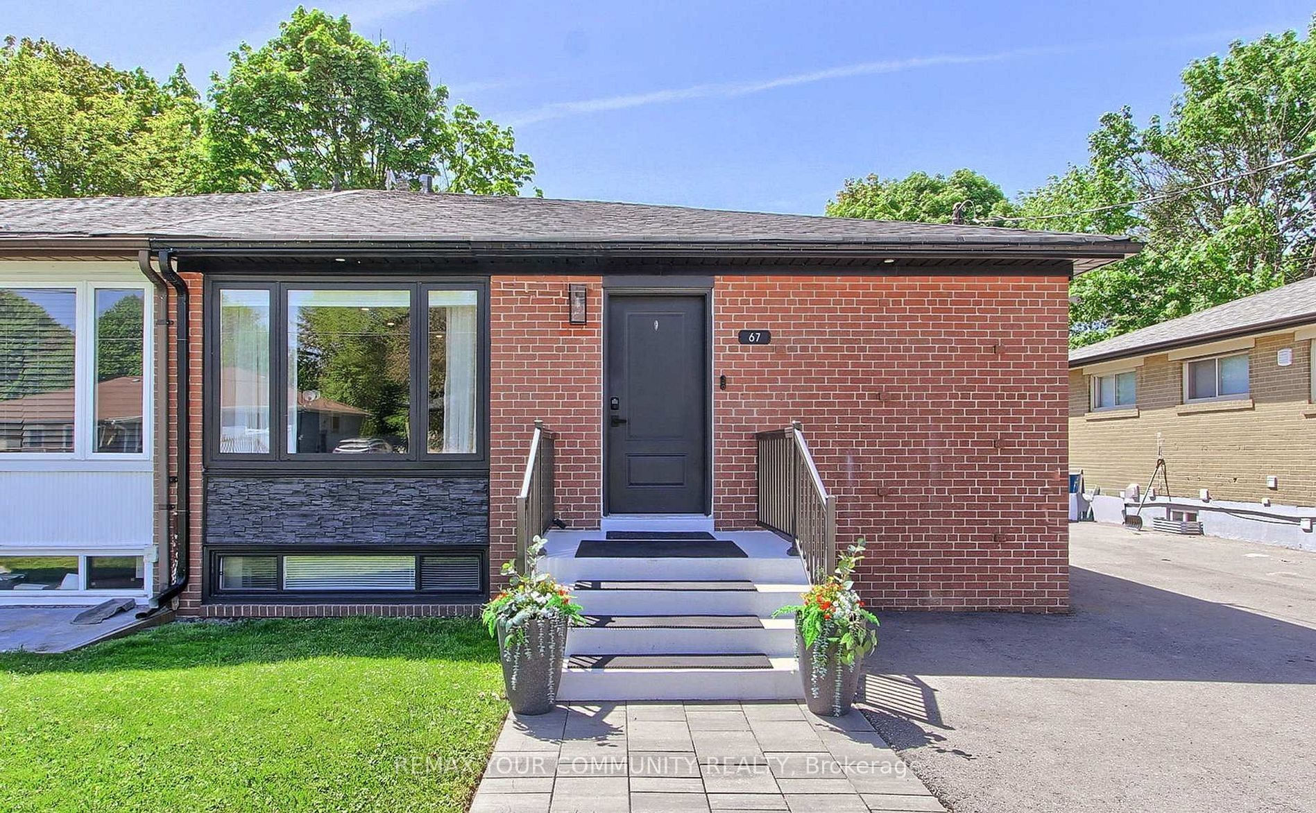 67 Davis Road Main Floor w/o basement, Aurora, ON L4G 2B4 photo 3