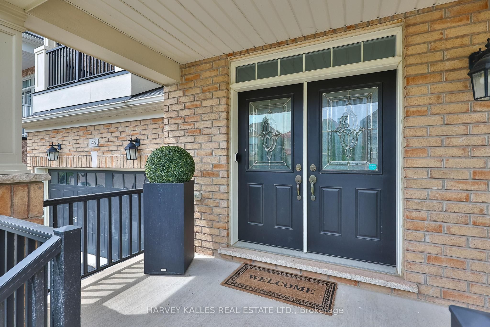 46 Grayleaf Drive, Whitchurch-Stouffville, ON L4A 1S8 photo 3