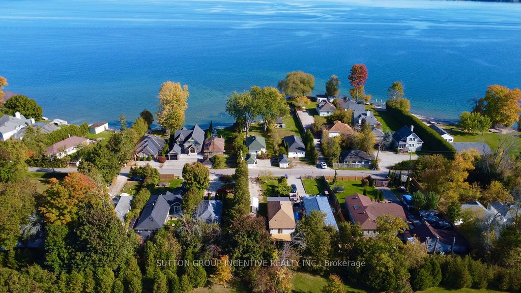 1556 Houston Avenue, Innisfil, ON L9S 4M7 photo 3