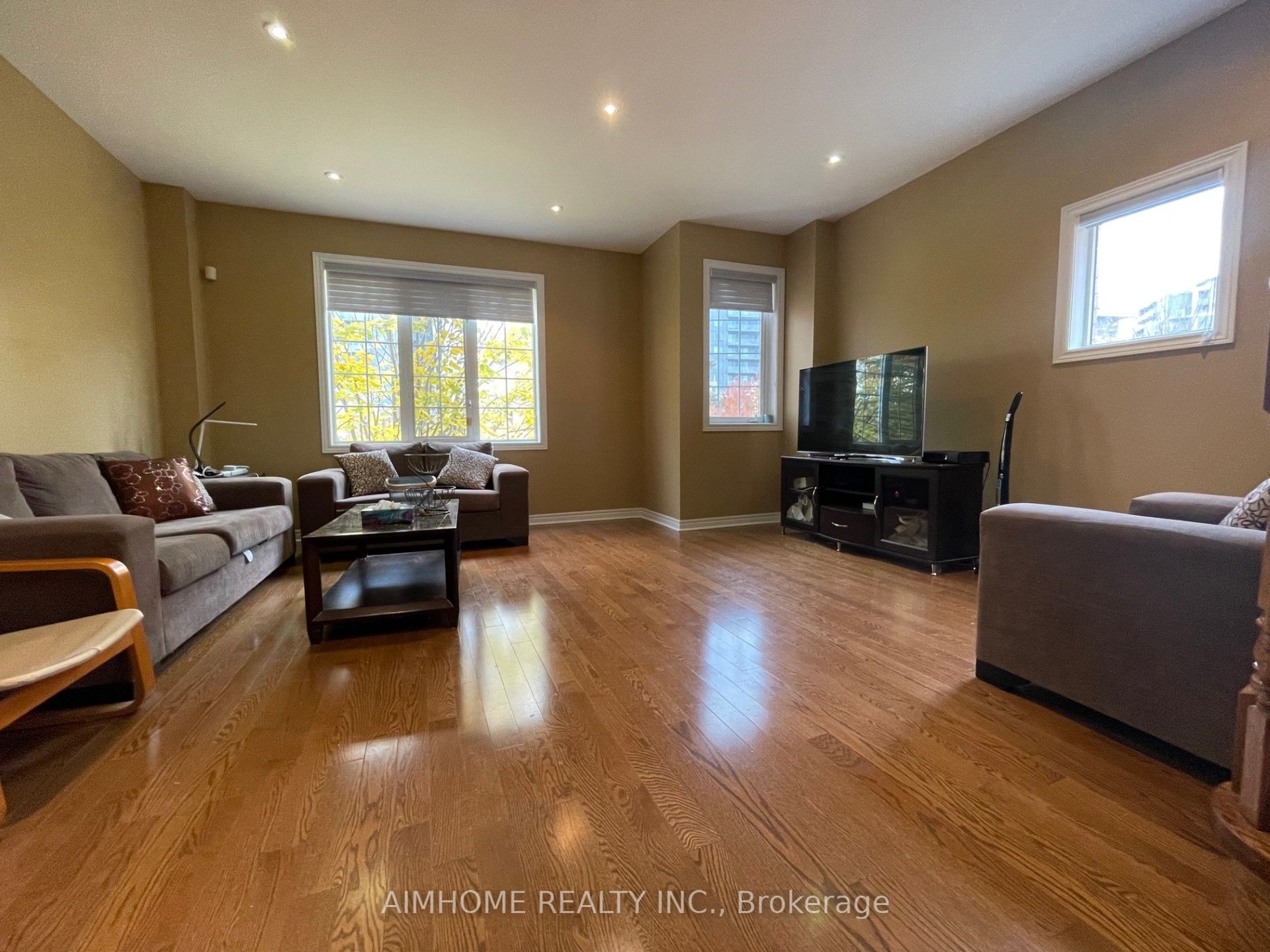 75 Leitchcroft Crescent, Markham, ON L3T 7T9 photo 2
