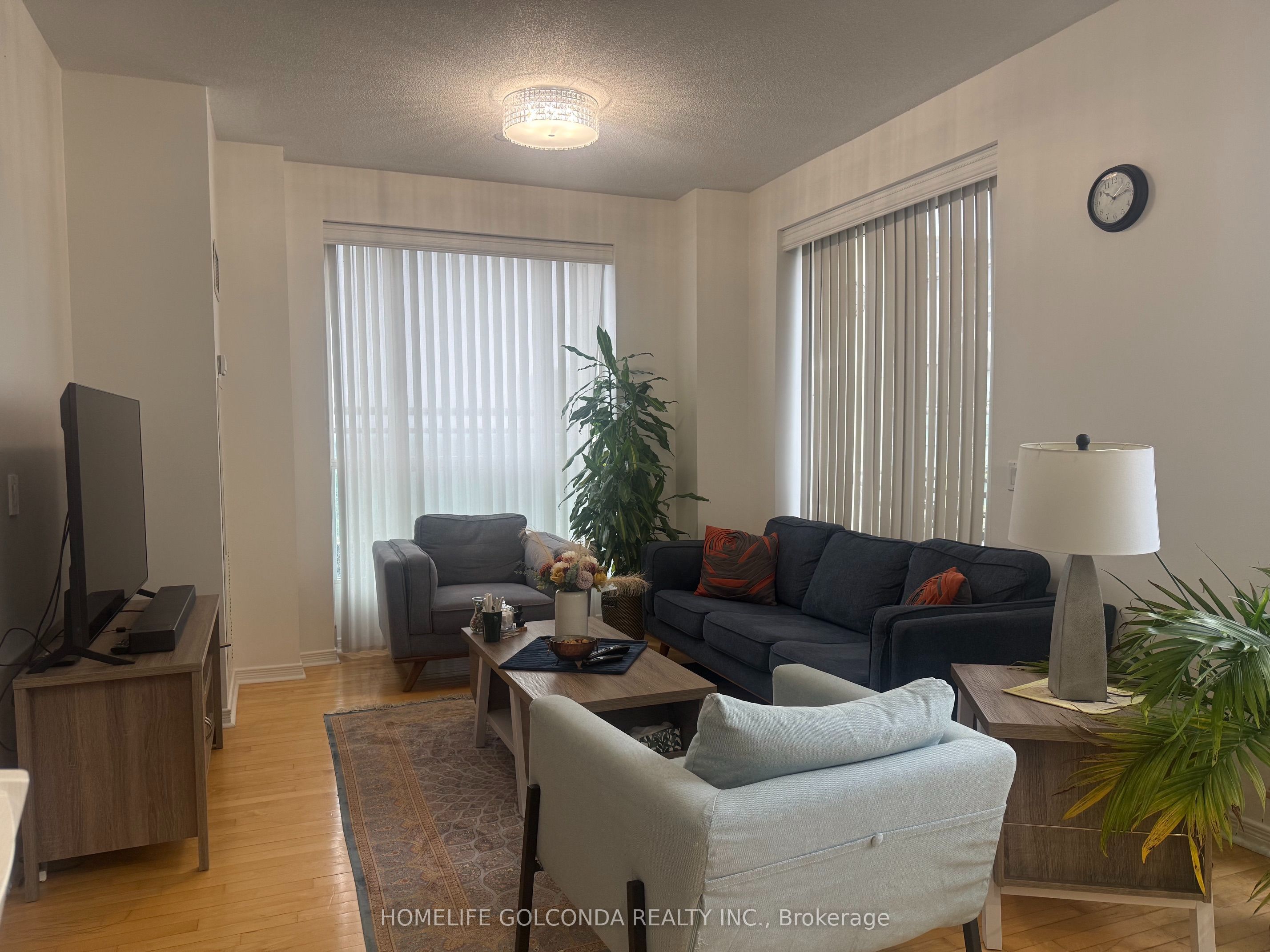330 Red Maple Road Ph07, Richmond Hill, ON L4C 0T6