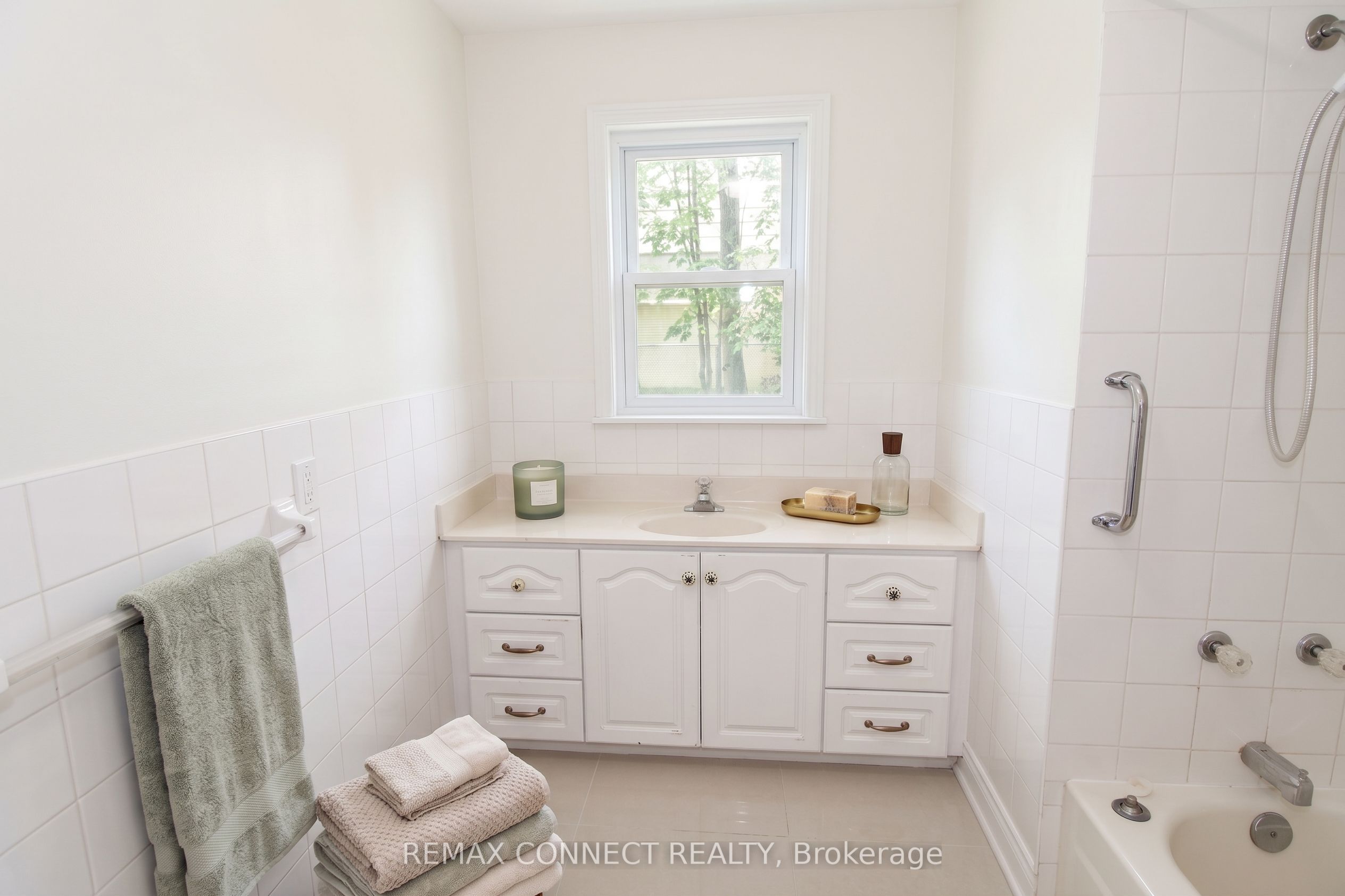 12 Longbridge Road -  Main, Vaughan, ON L4J 1L5 photo 4