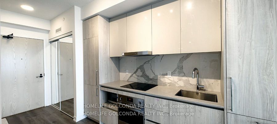 225 Commerce Street 5105, Vaughan, ON L4K 0R1 photo 5