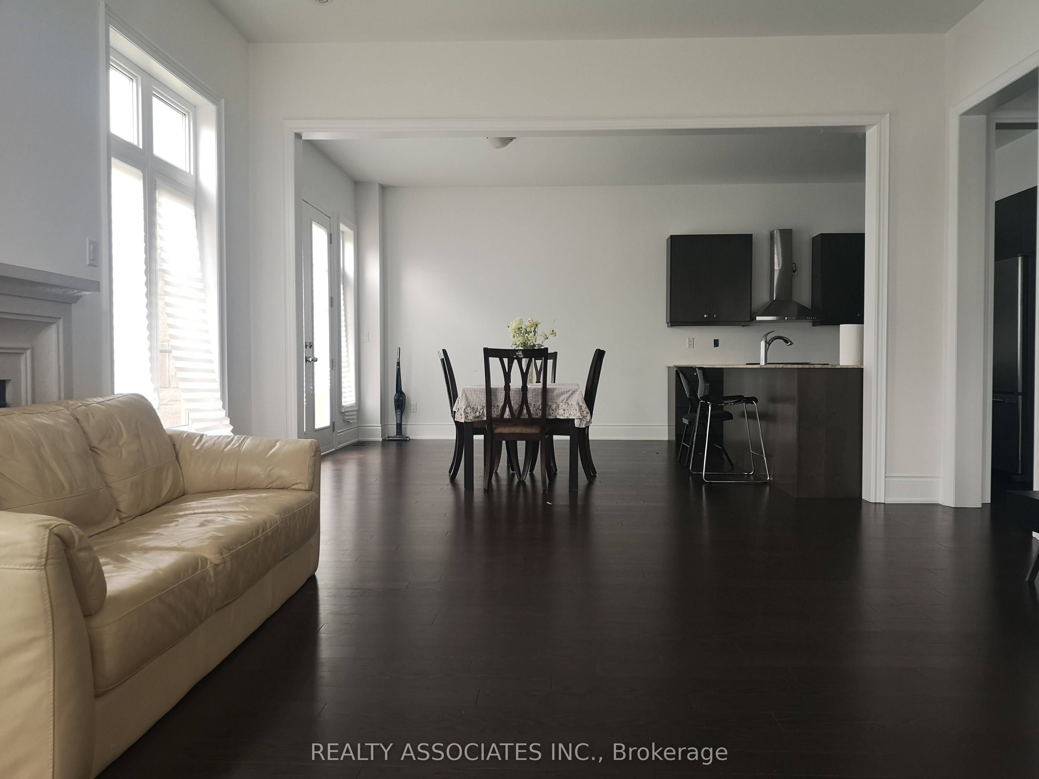 241 Stormont Trail, Vaughan, ON L4H 4P6 photo 4