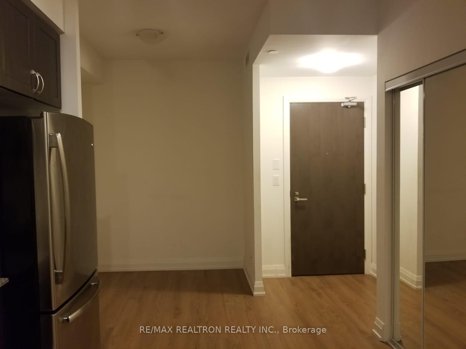 7171 Yonge Street 2412, Markham, ON L3T 0C5 photo 3