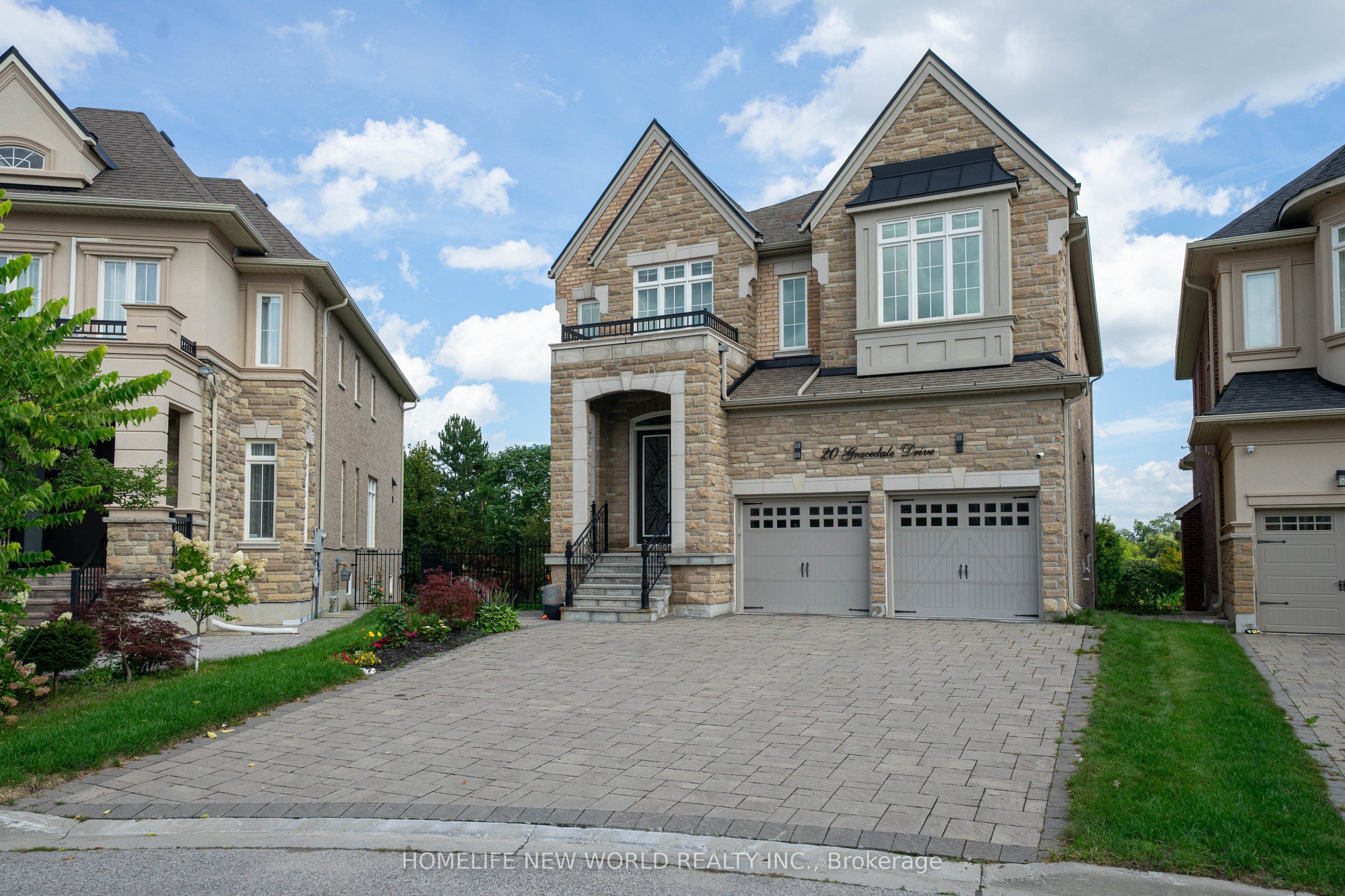 20 Gracedale Drive, Richmond Hill, ON L4C 0Y3 photo 2