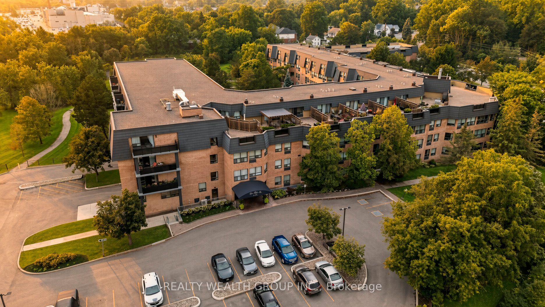 155 Main Street N L3Y8C2, Newmarket, ON L3Y 8C2