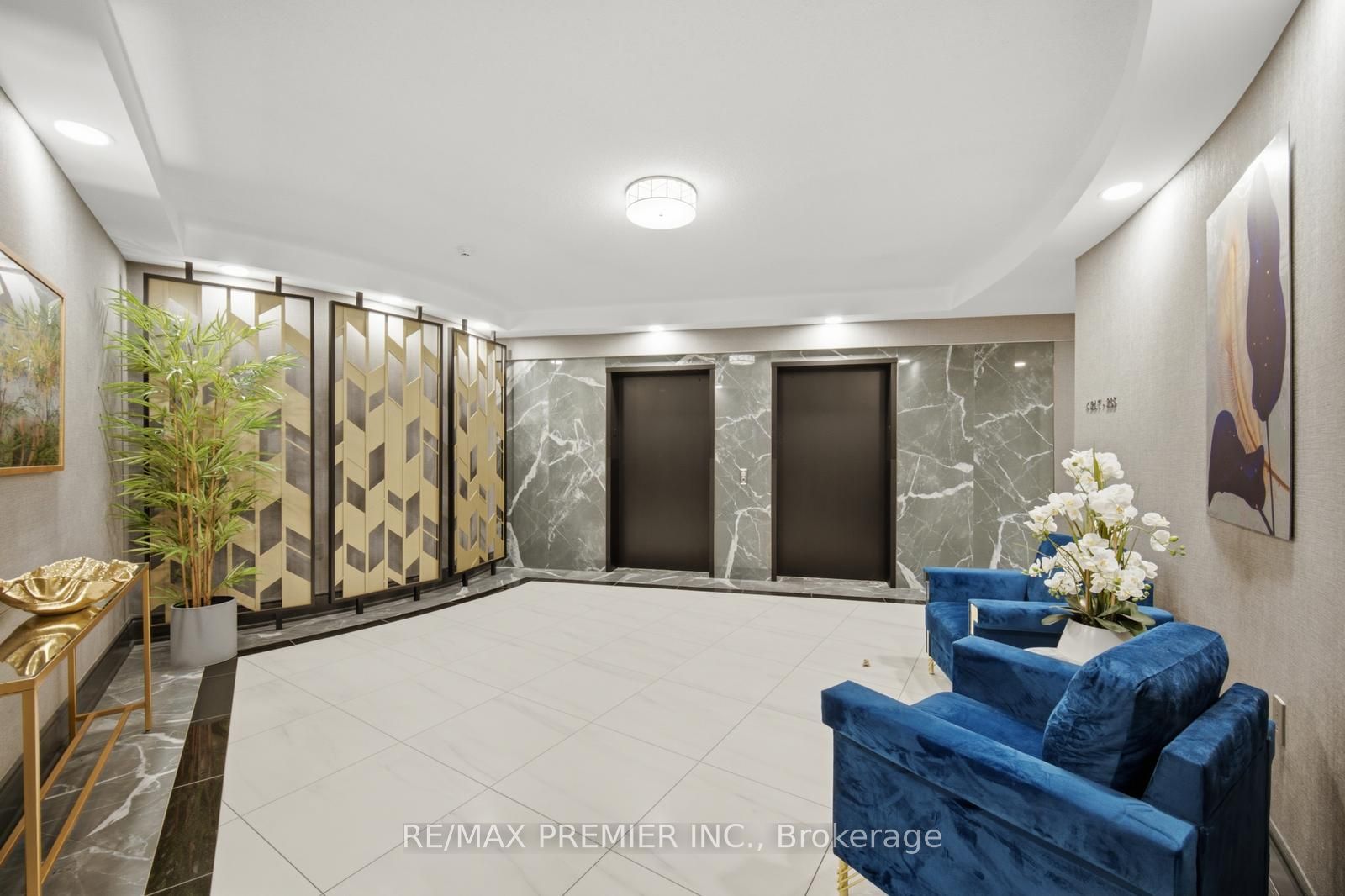 8201 Islington Avenue 217, Vaughan, ON L4L 9S6 photo 5
