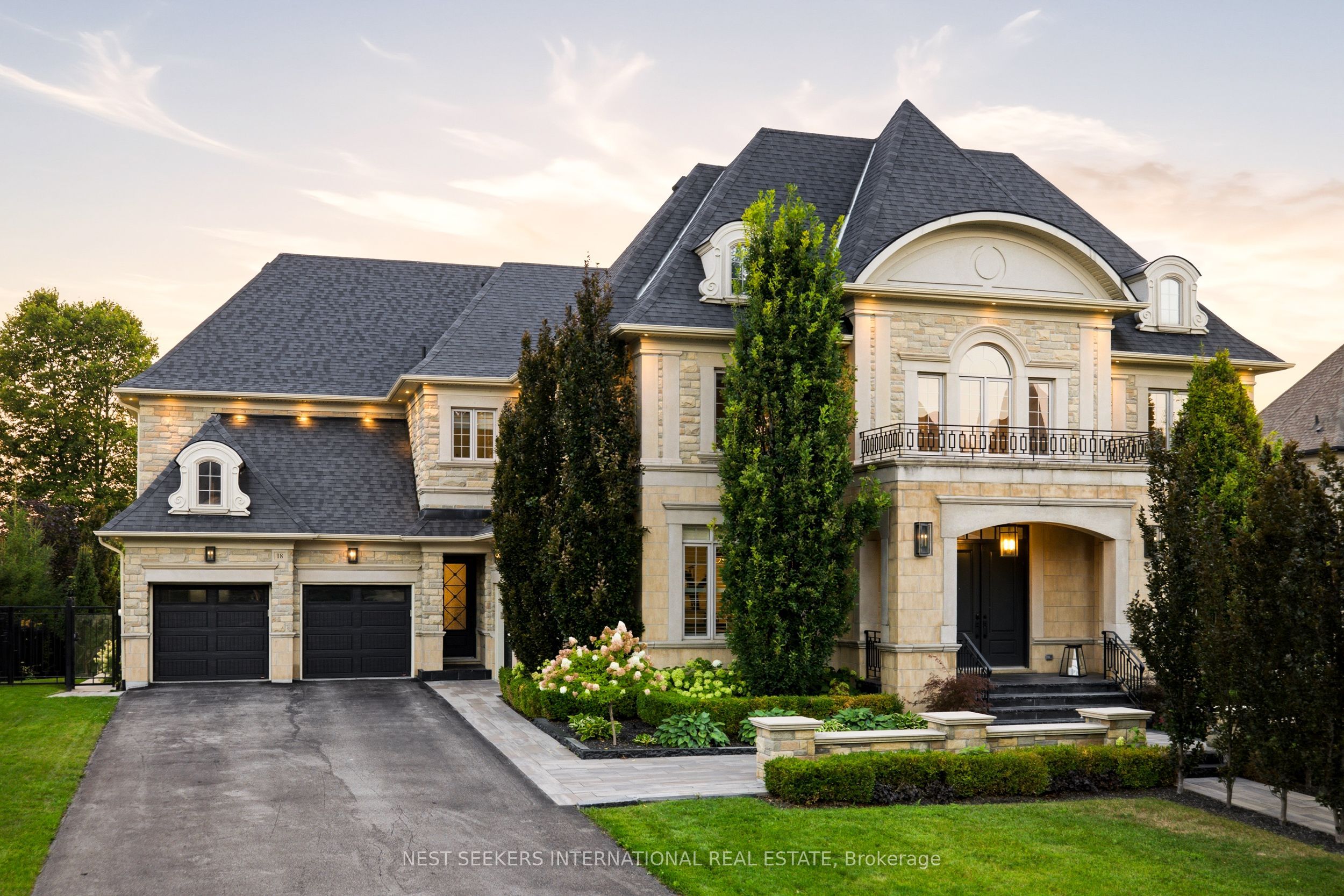 18 Westbrooke Boulevard, King, ON L0G 1N0
