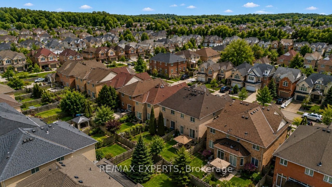 62 Colonial Crescent, Richmond Hill, ON L4E 3X3 photo 4