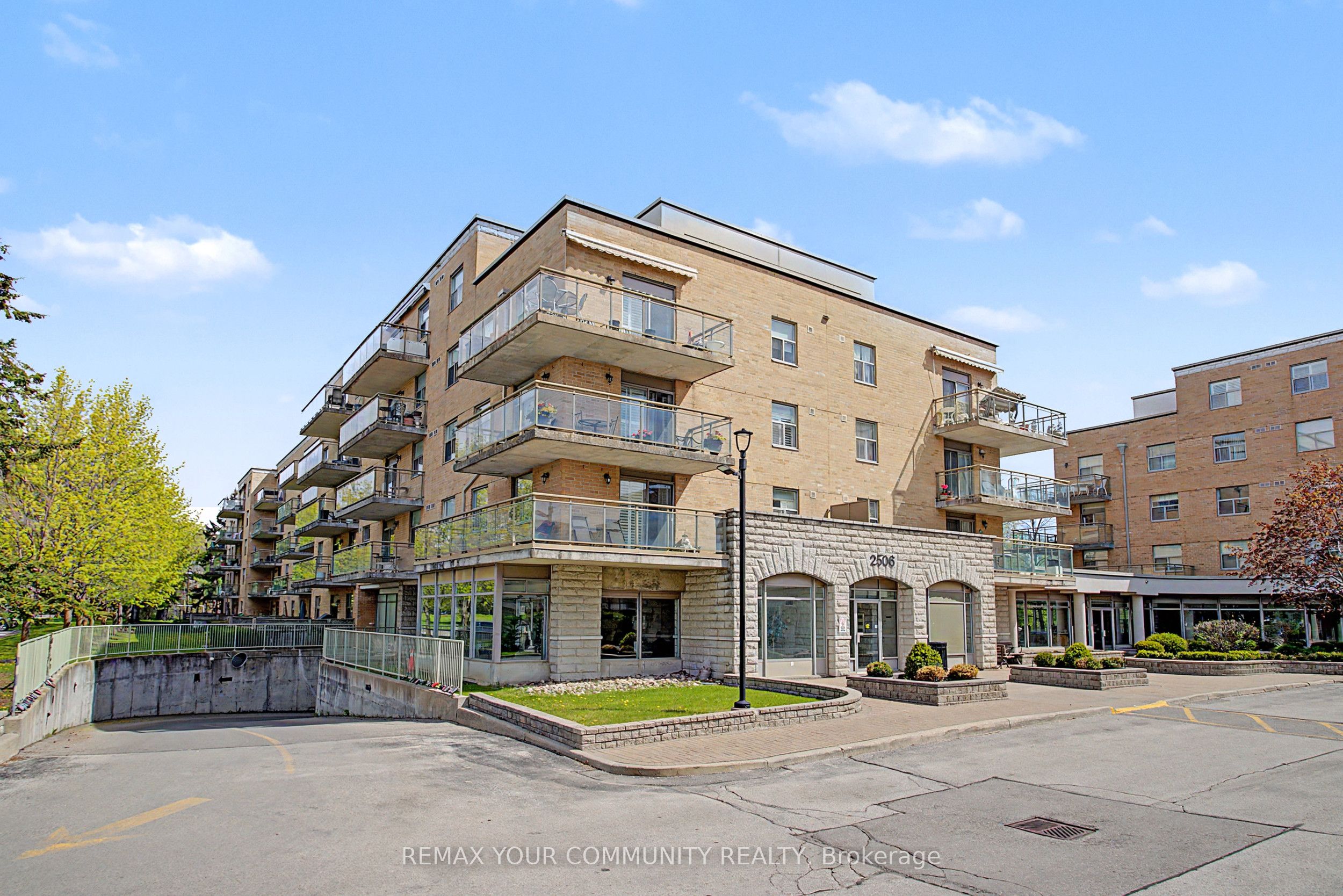 2506 Rutherford Road 312, Vaughan, ON L4K 5N5 photo 3