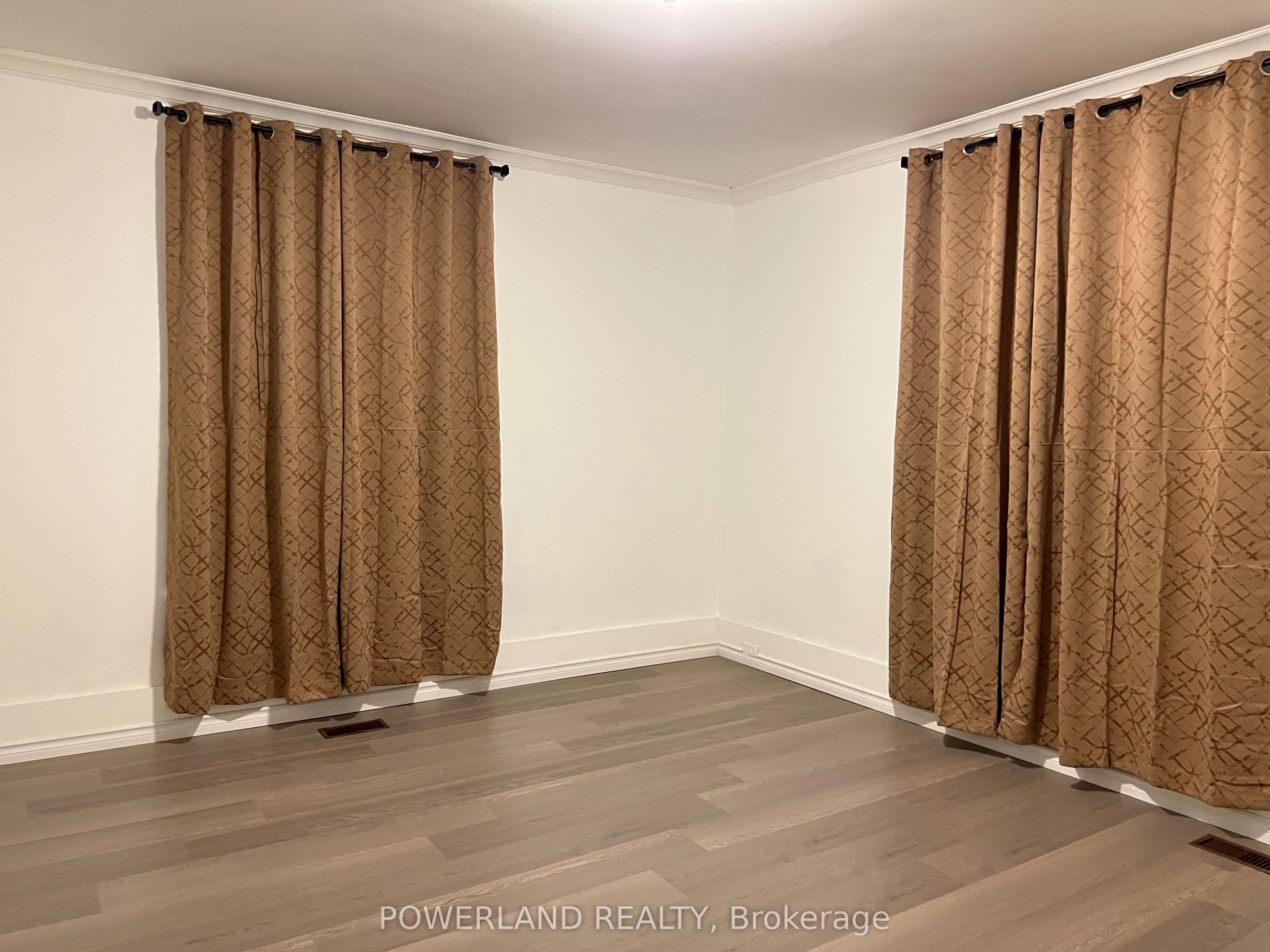 202 Prospect Street Apt #1, Newmarket, ON L3Y 3T6 photo 2
