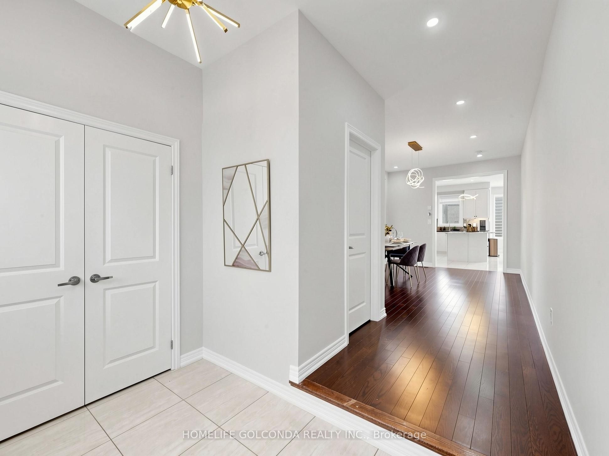 31 Bolsby Court, Aurora, ON L4G 1B7 photo 4