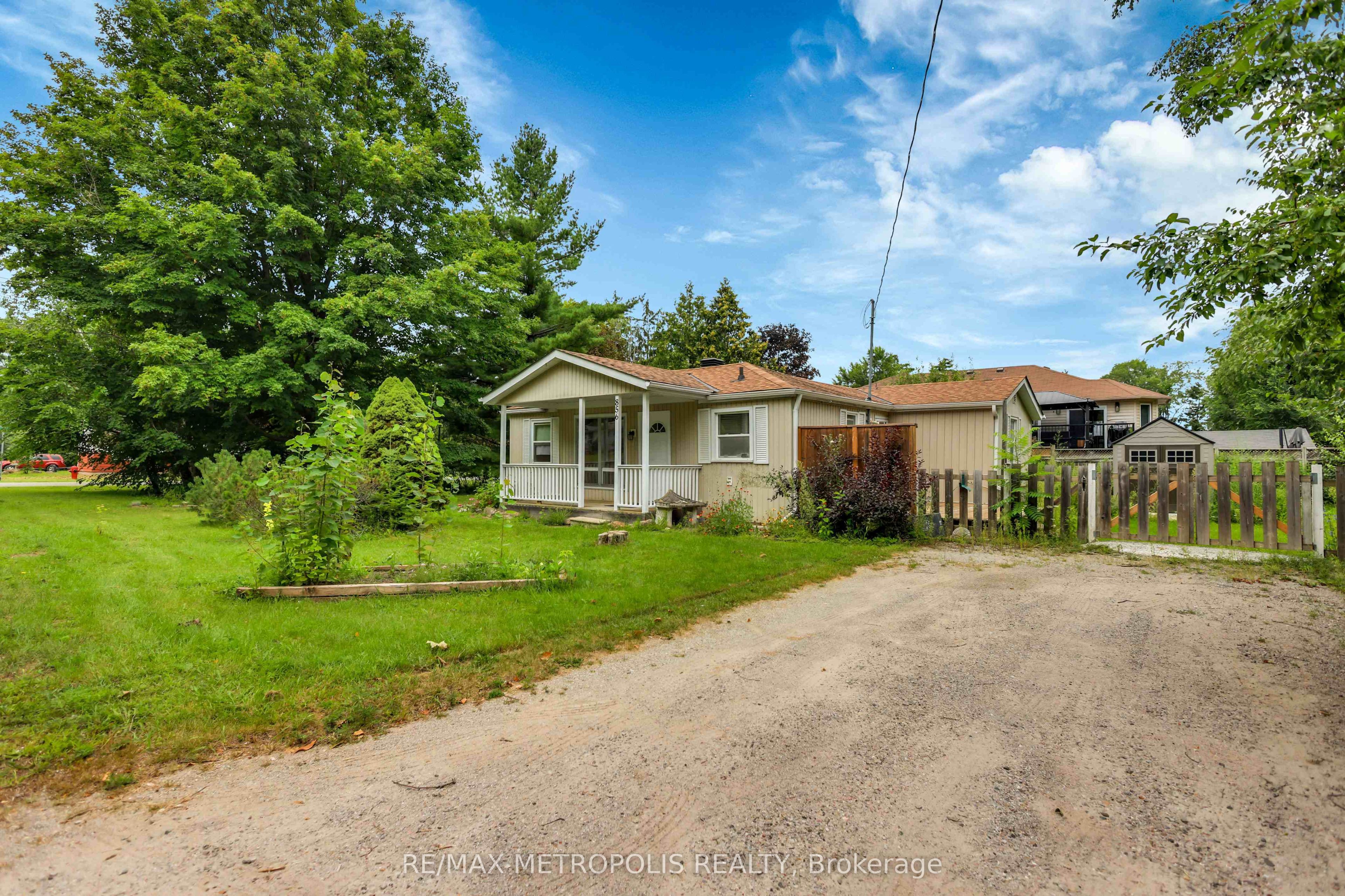 856 Central Avenue, Innisfil, ON L9S 1Y8 photo 2