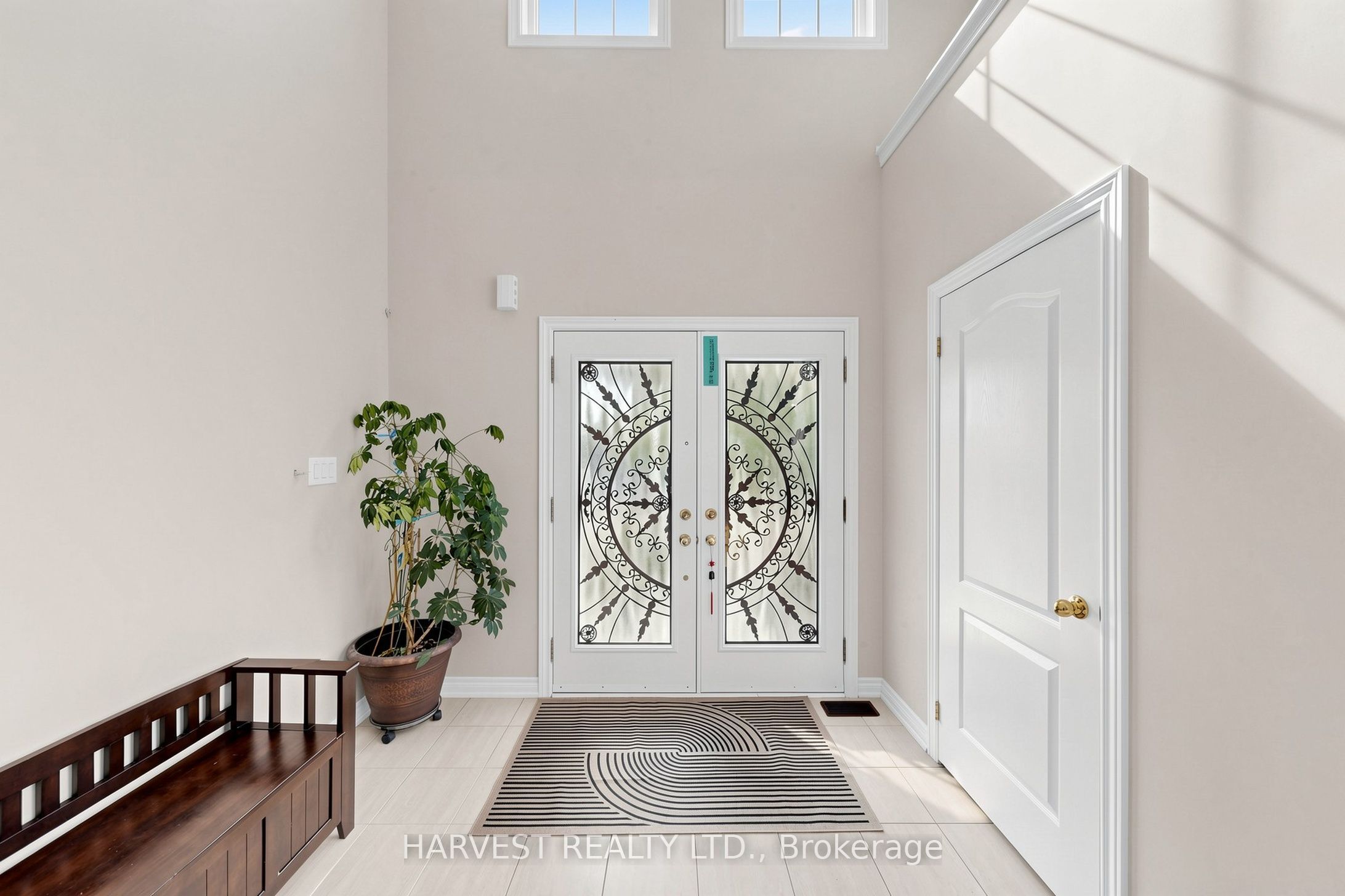 16 Mckenzie Way, Bradford West Gwillimbury, ON L3Z 0K1 photo 3