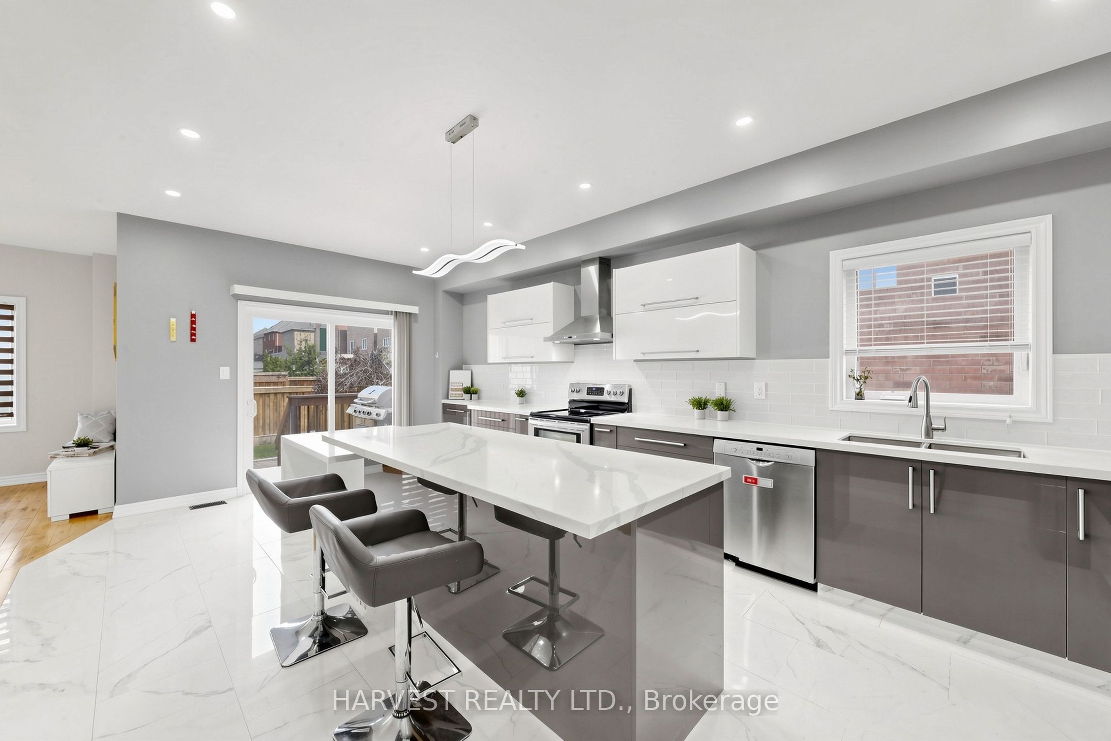16 Mckenzie Way, Bradford West Gwillimbury, ON L3Z 0K1 photo 5