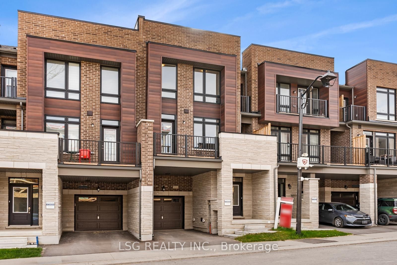 153 Blick Crescent, Aurora, ON L4G 7B6