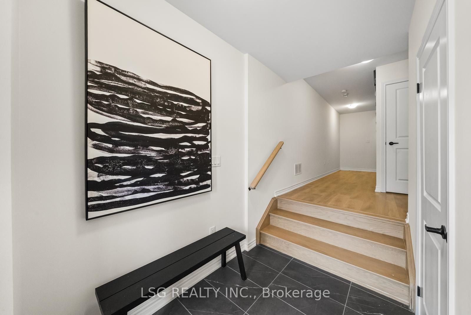153 Blick Crescent, Aurora, ON L4G 7B6 photo 5