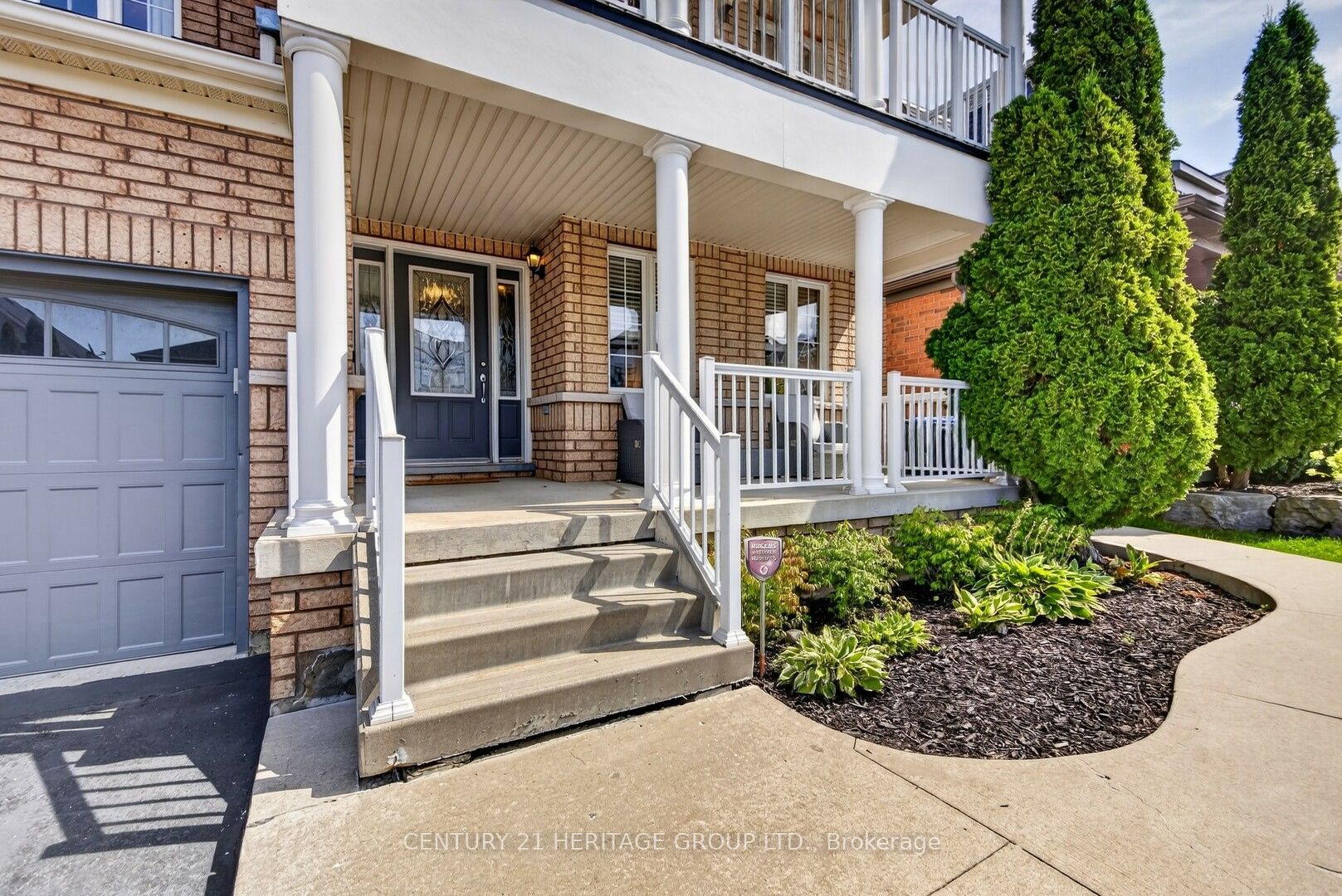 39 Booth Street, Bradford West Gwillimbury, ON L3Z 0A4 photo 2