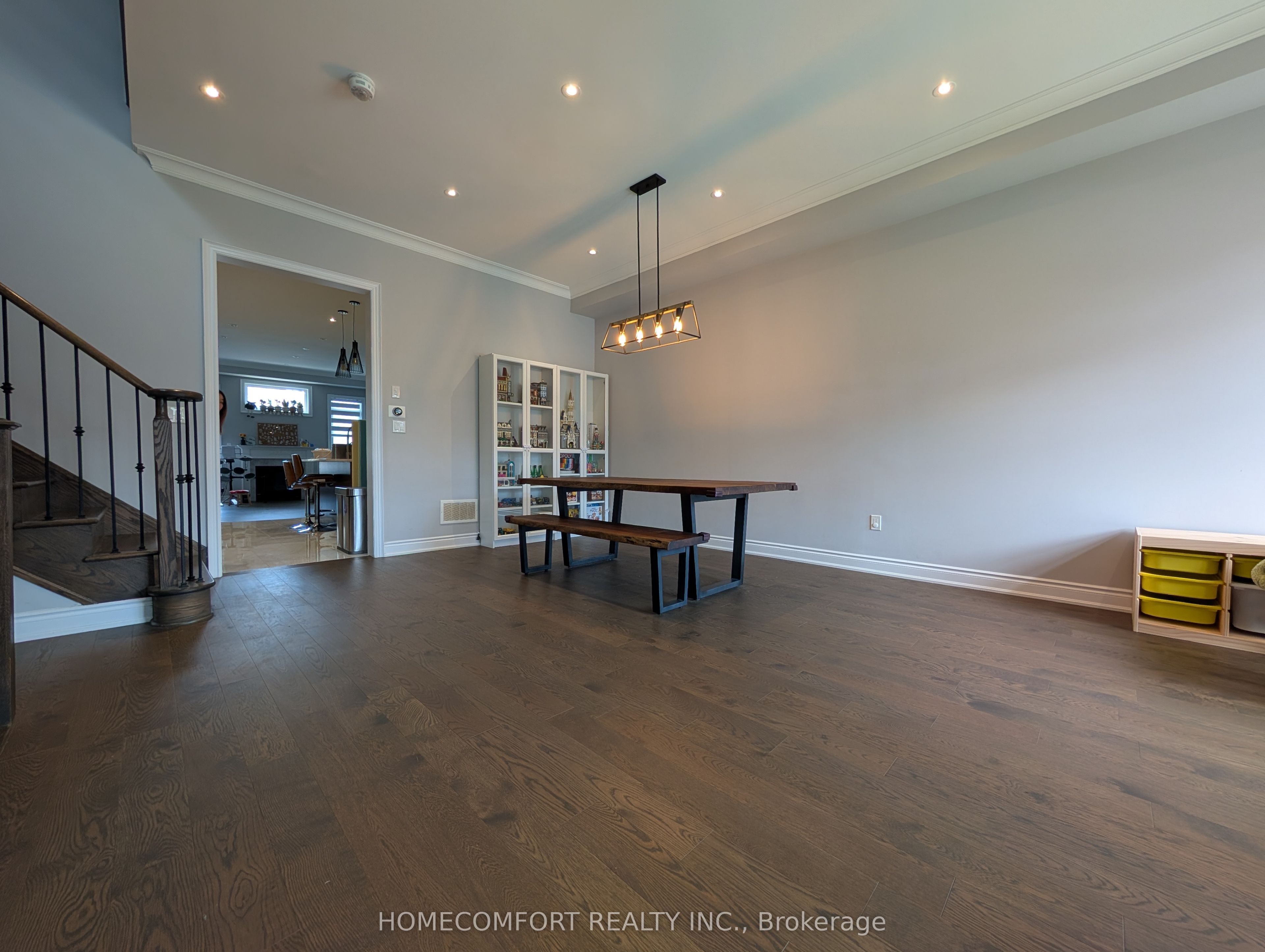 230 Paradelle Drive, Richmond Hill, ON L4E 0E4 photo 4