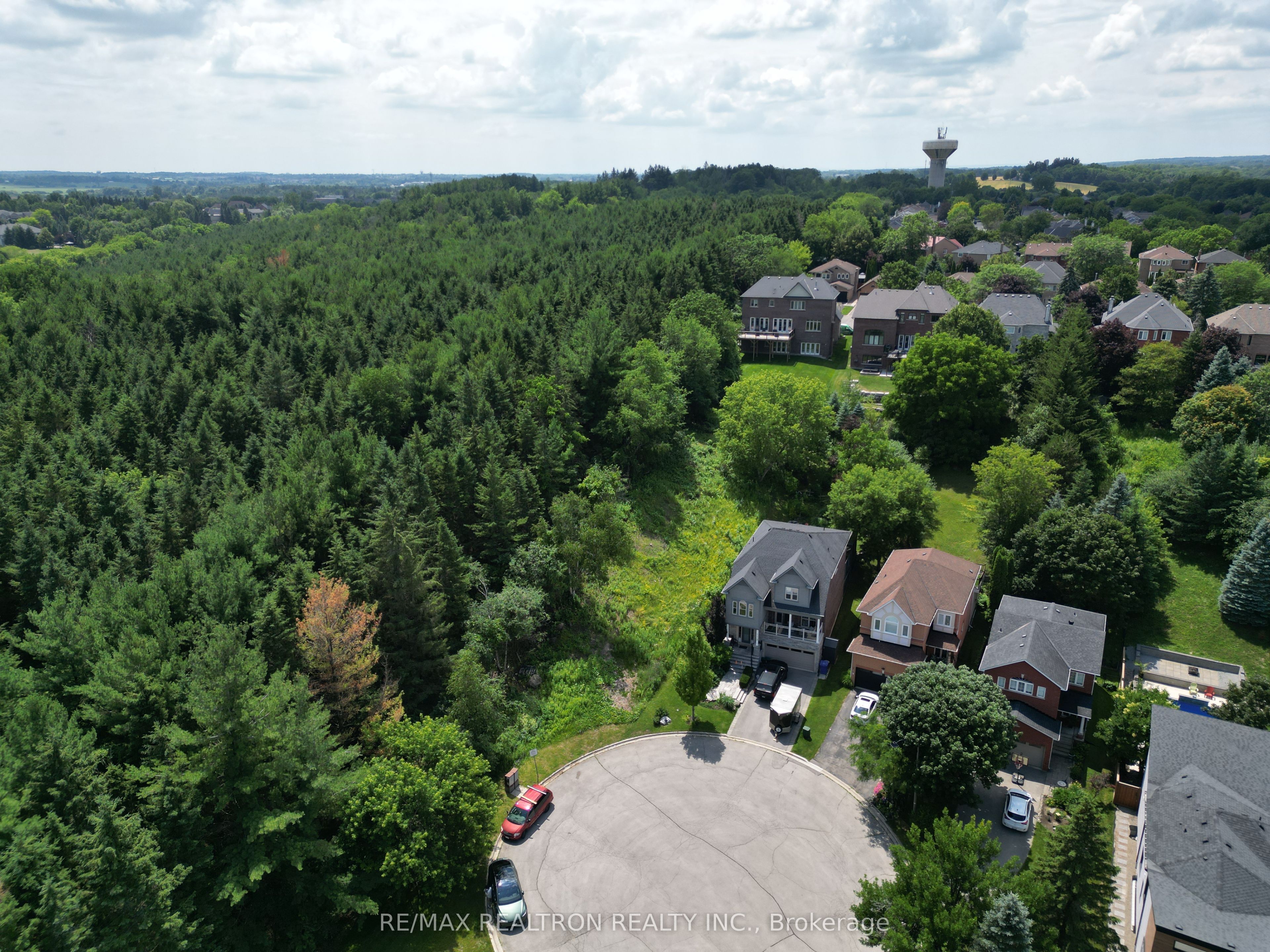 119 Stemmle Drive, Aurora, ON L4G 6N8 photo 3