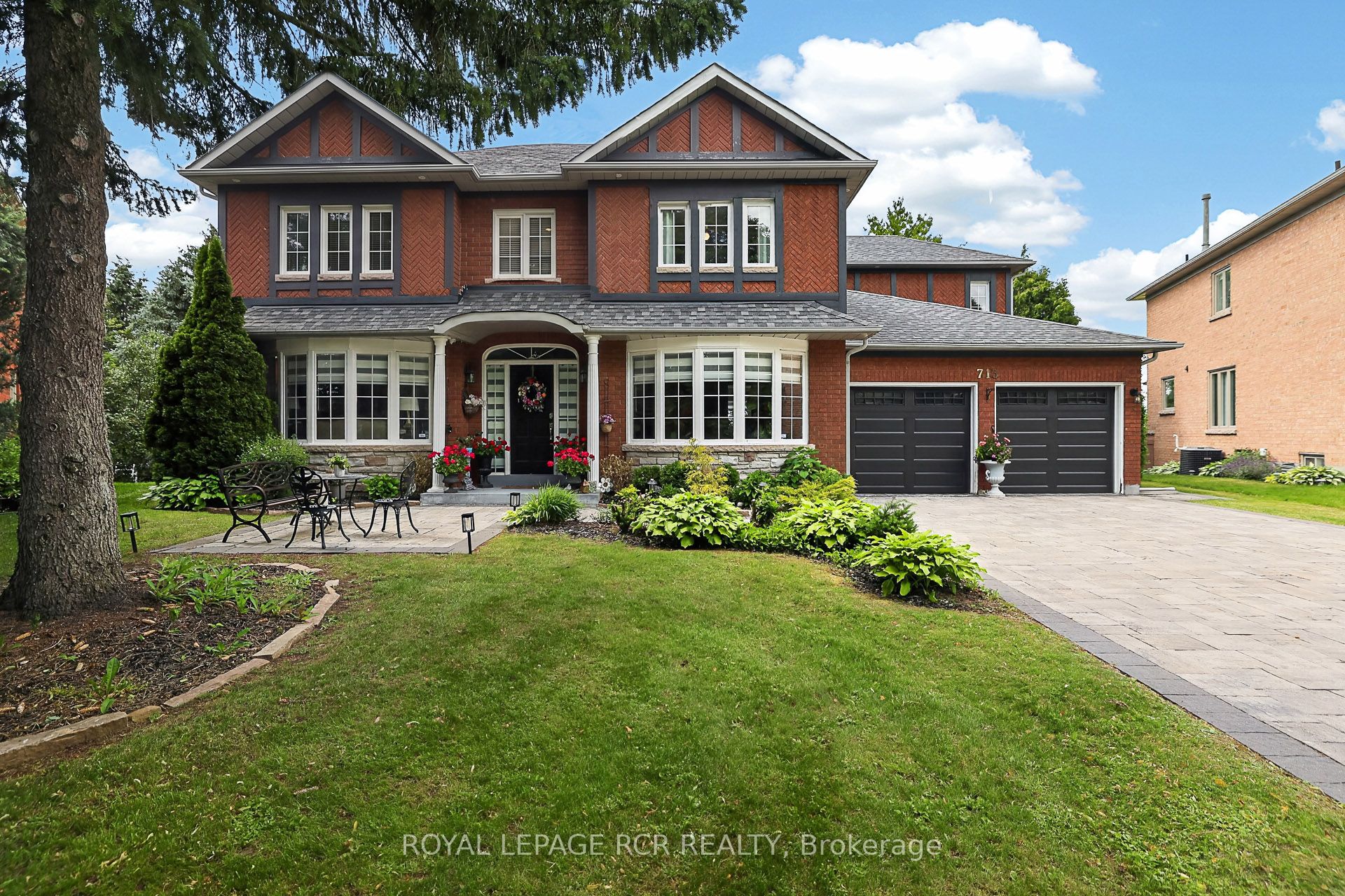 713 Exceller Circle, Newmarket, ON L3X 1P4 photo 2