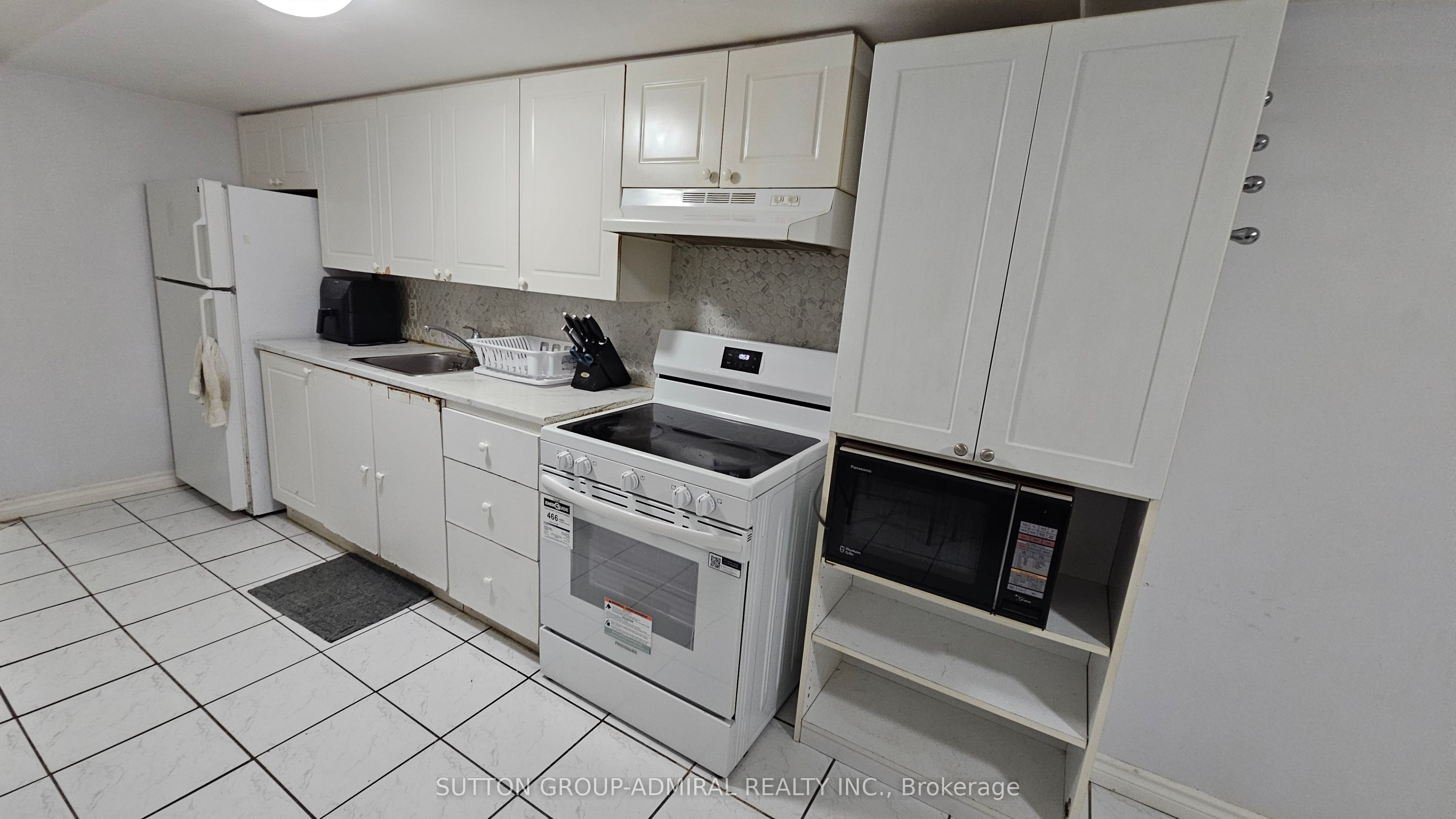 109 Sheldon Avenue Bsmt, Newmarket, ON L3Y 2V8 photo 3