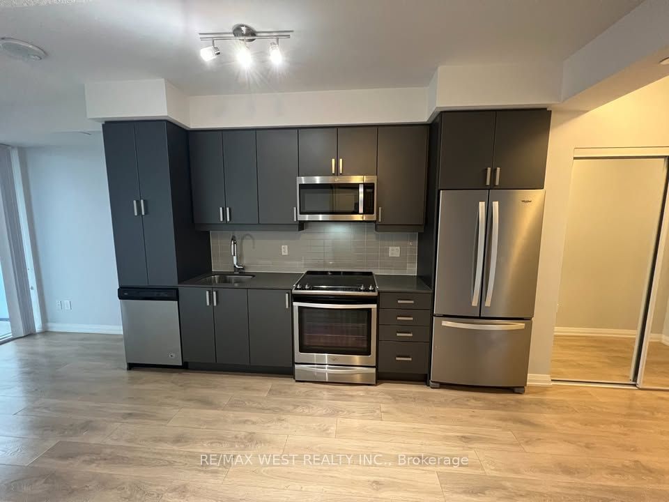7895 Jane Street 301, Vaughan, ON L4K 2M7 photo 3