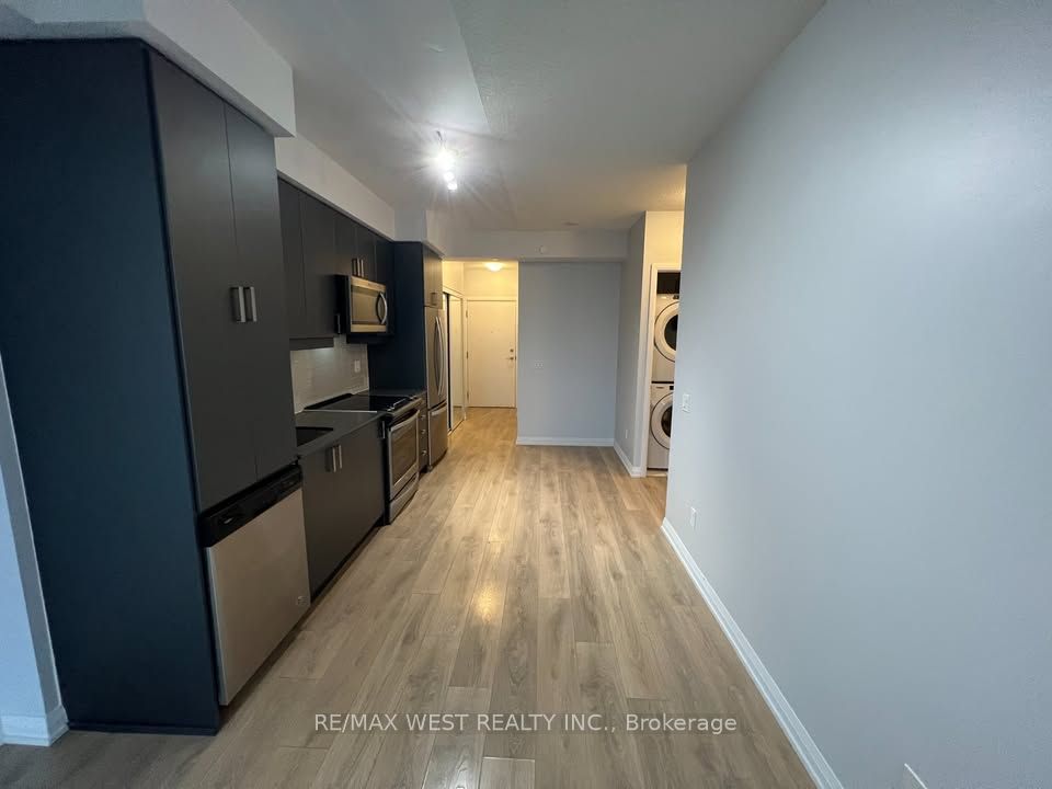 7895 Jane Street 301, Vaughan, ON L4K 2M7 photo 4