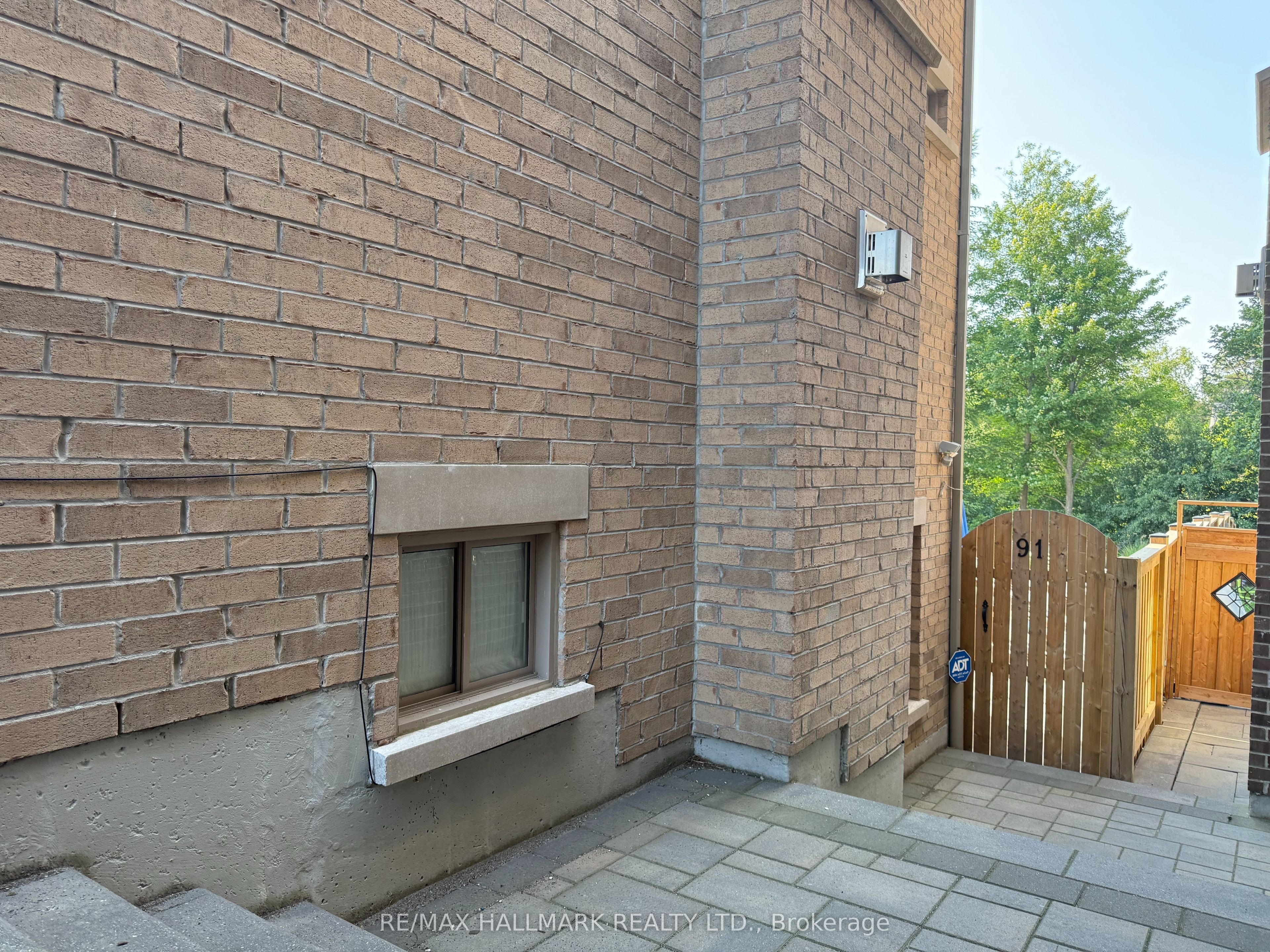 91 Glensteeple Trail Lower Level, Aurora, ON L4G 3T1 photo 3