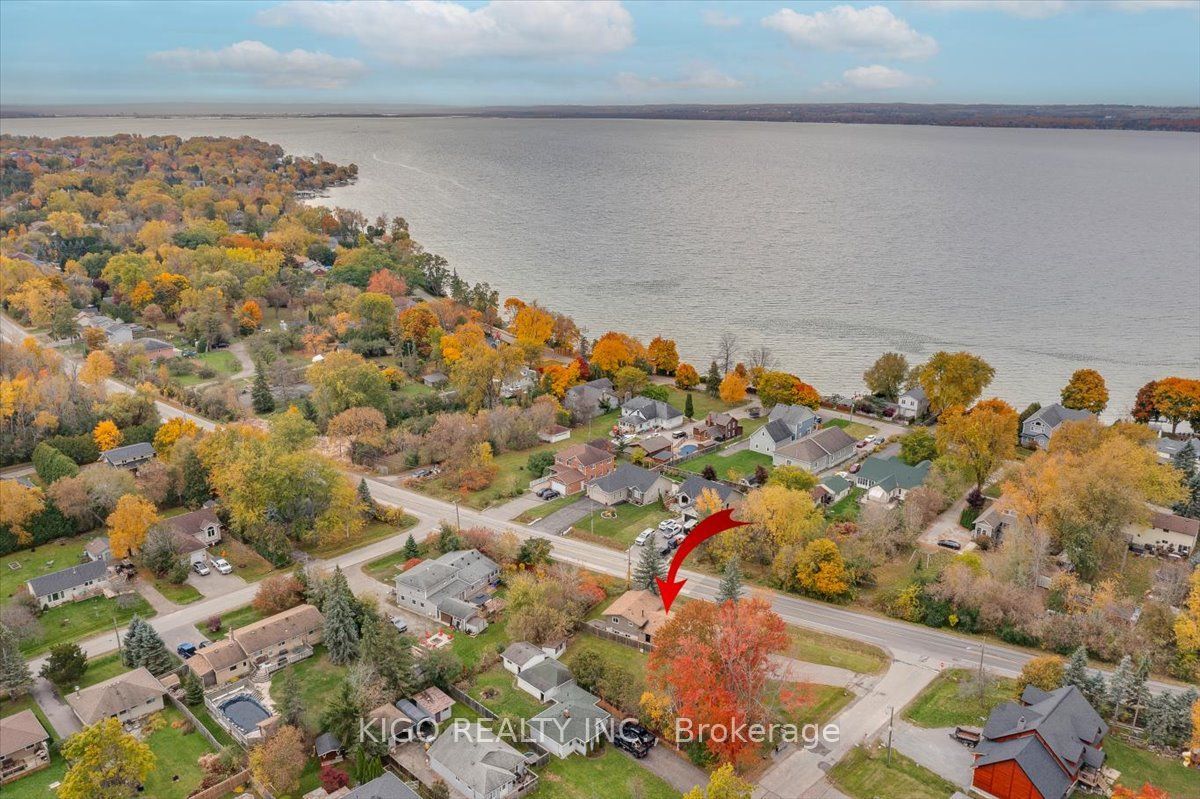 5 Evelyn Avenue Upper, Georgina, ON L4P 3C8