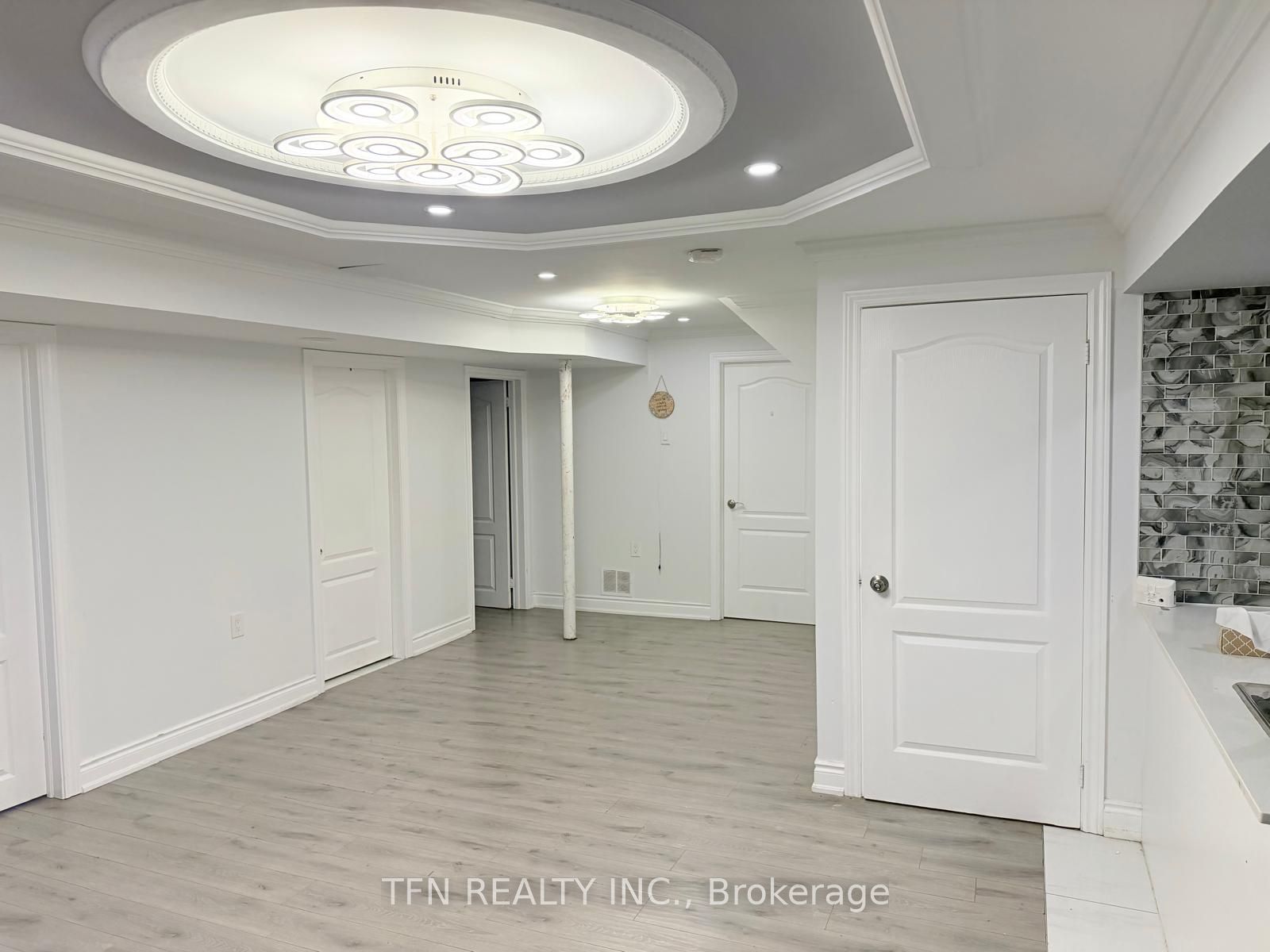 2 Irwin (Basement) Place, Bradford West Gwillimbury, ON L3Z 0H7 photo 2