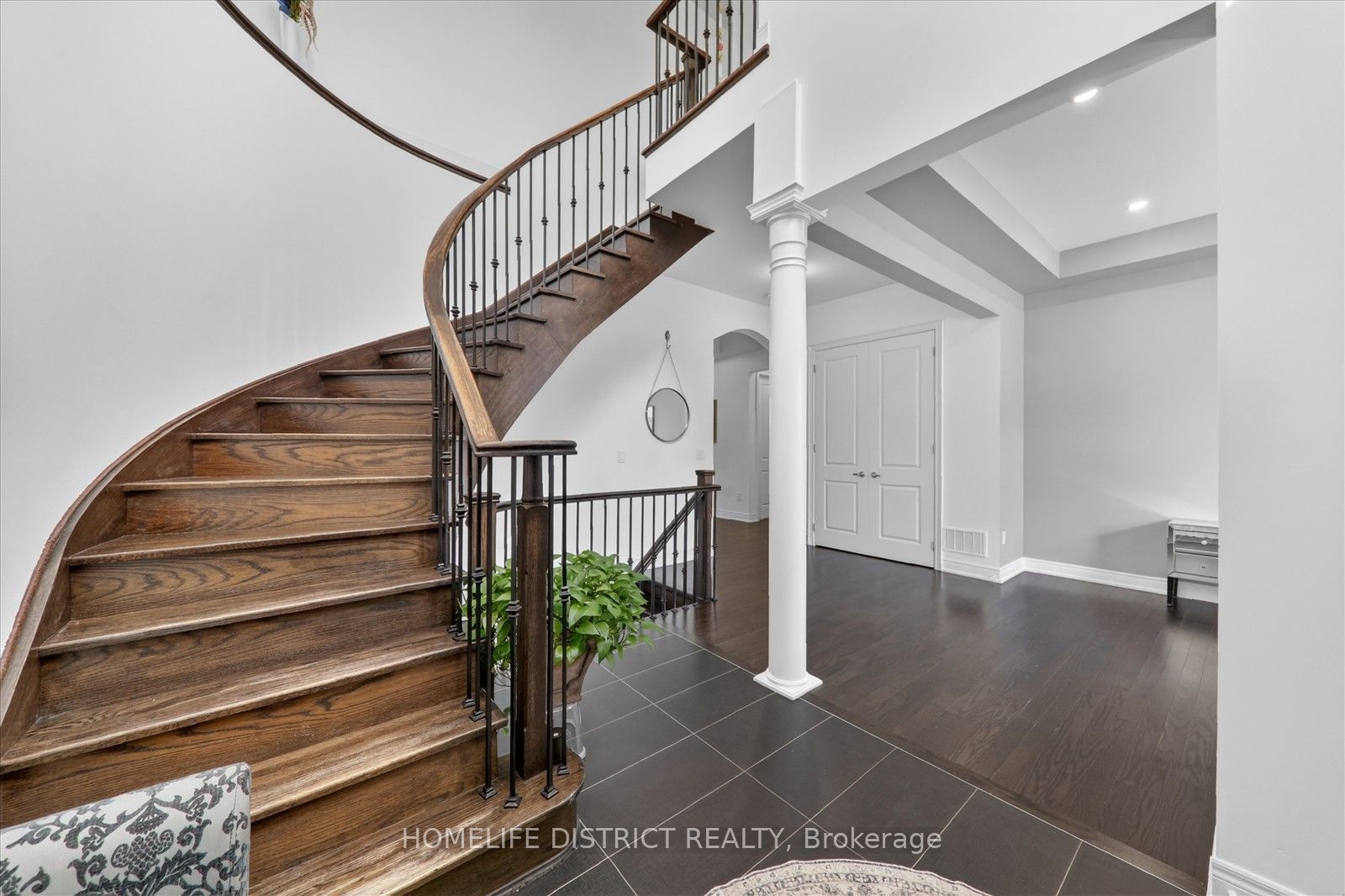210 Cannes Avenue, Vaughan, ON L4L 8L1 photo 4