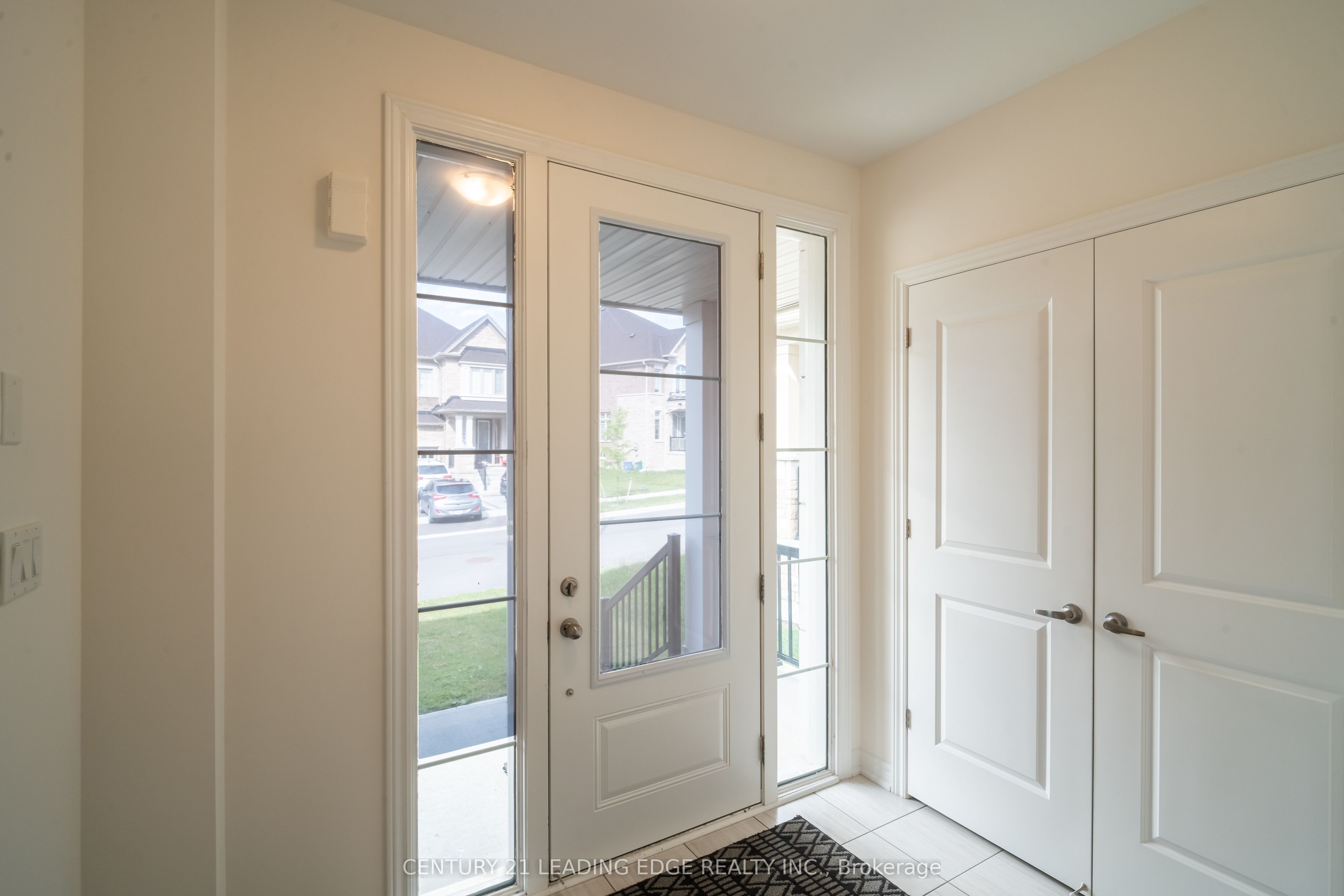 103 KENTLEDGE Avenue, East Gwillimbury, ON L9N 1E3 photo 2