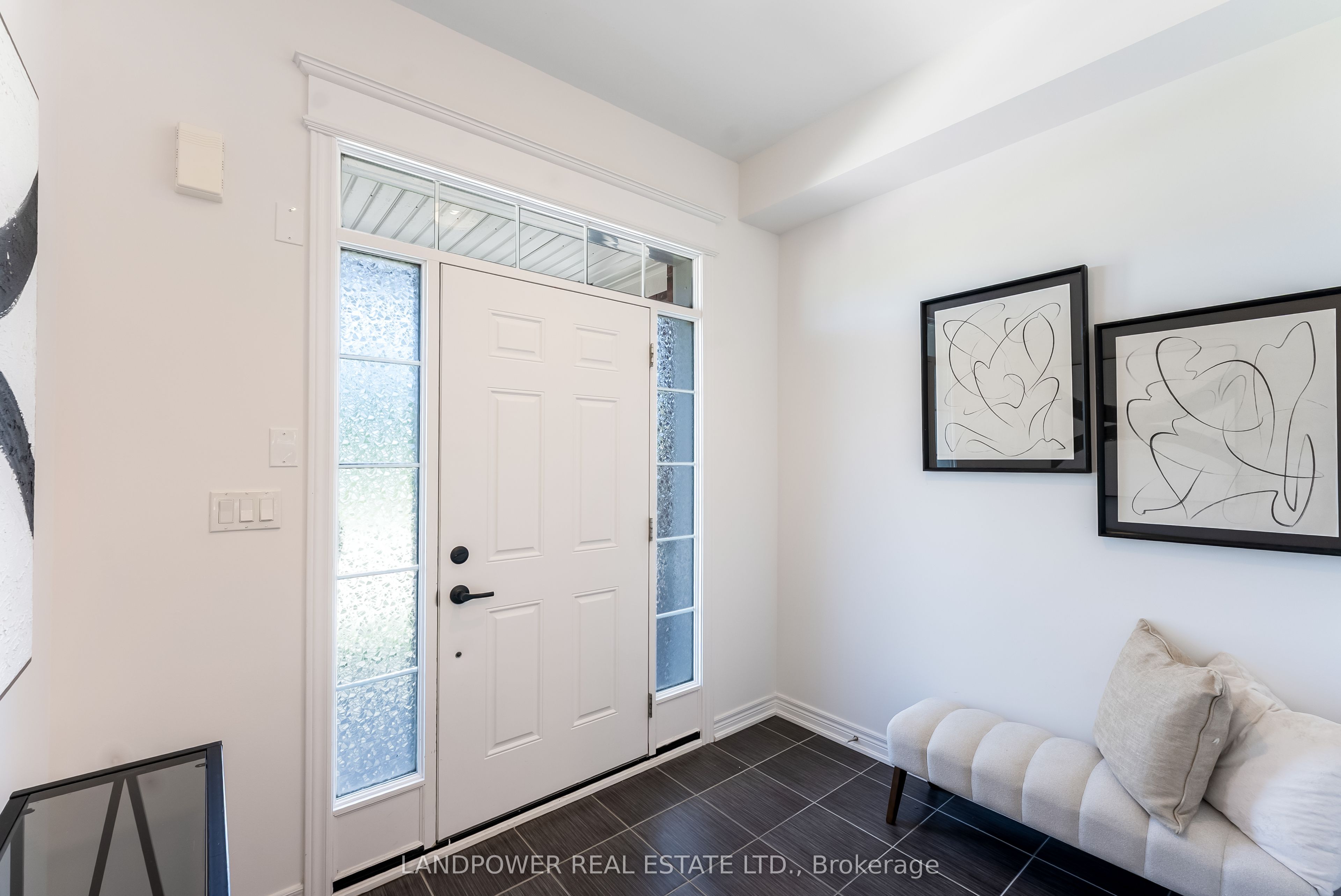 11 W Bellflower Lane S, Richmond Hill, ON L4E 1E7 photo 4