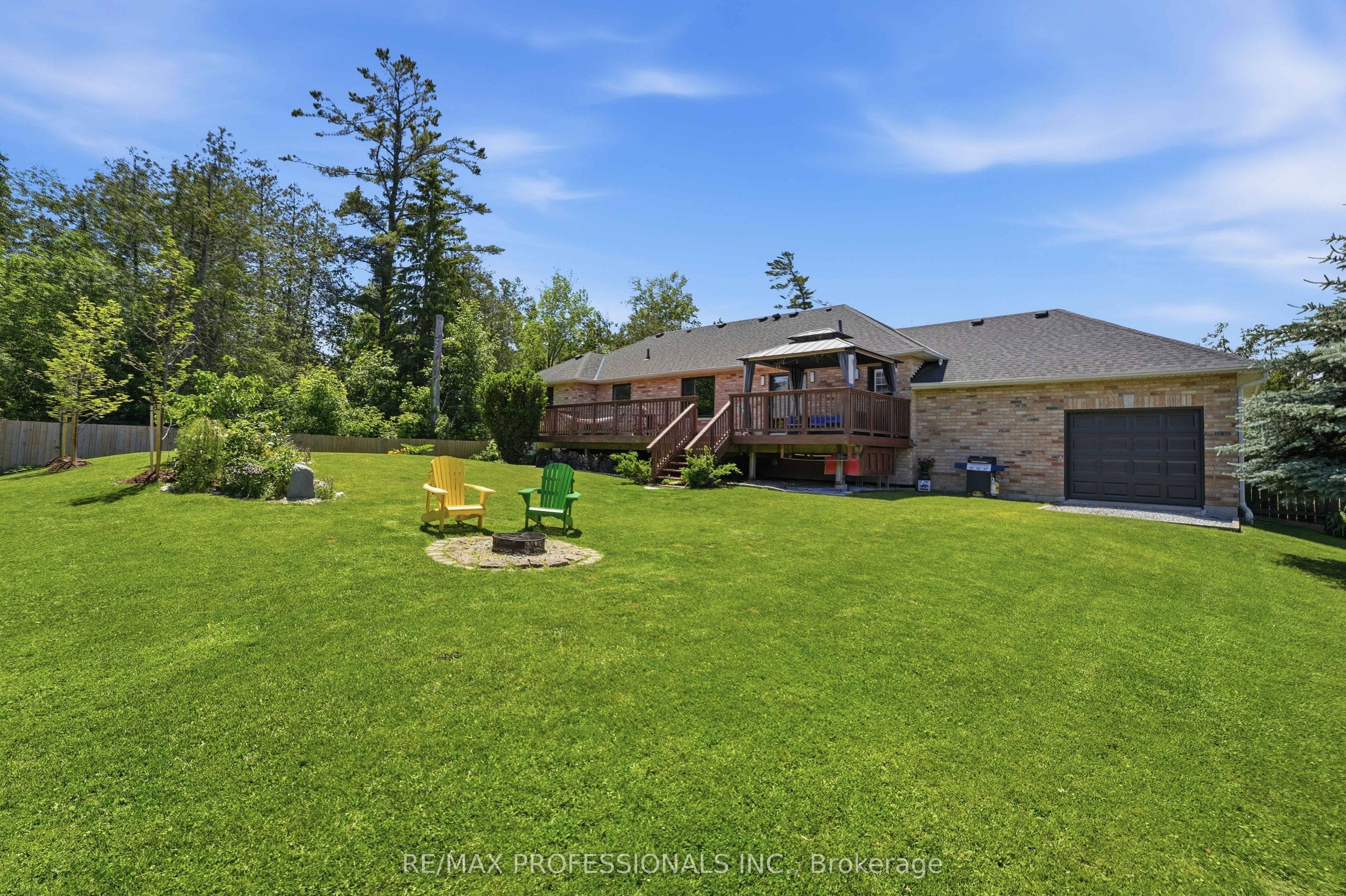 101 Maple Avenue, Georgina, ON L0E 1R0 photo 2