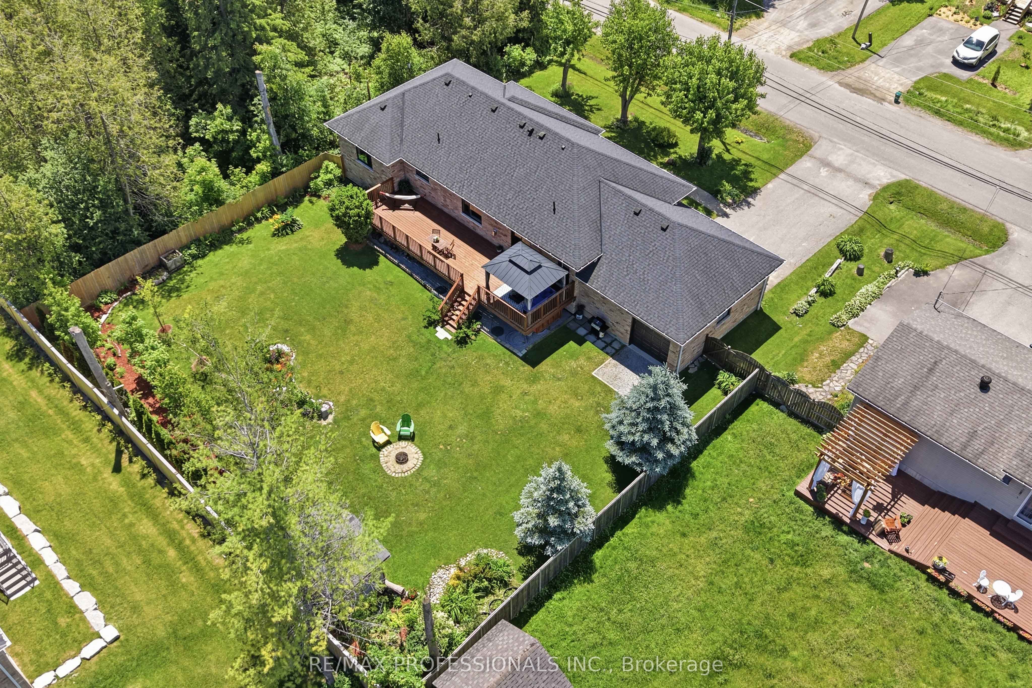 101 Maple Avenue, Georgina, ON L0E 1R0 photo 3