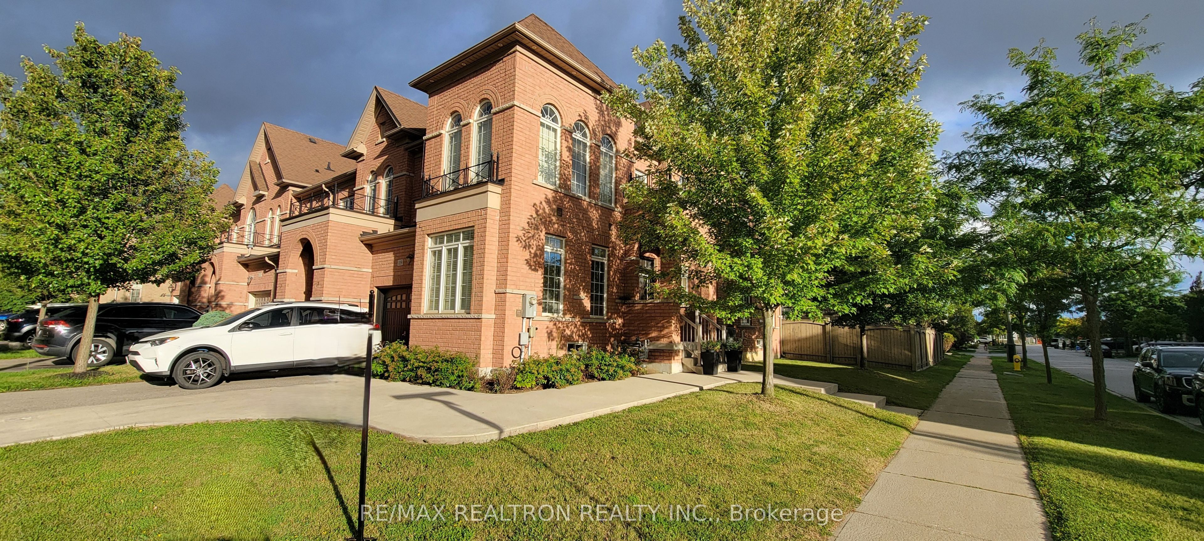 119 Lindbergh Drive, Vaughan, ON L4H 1M1