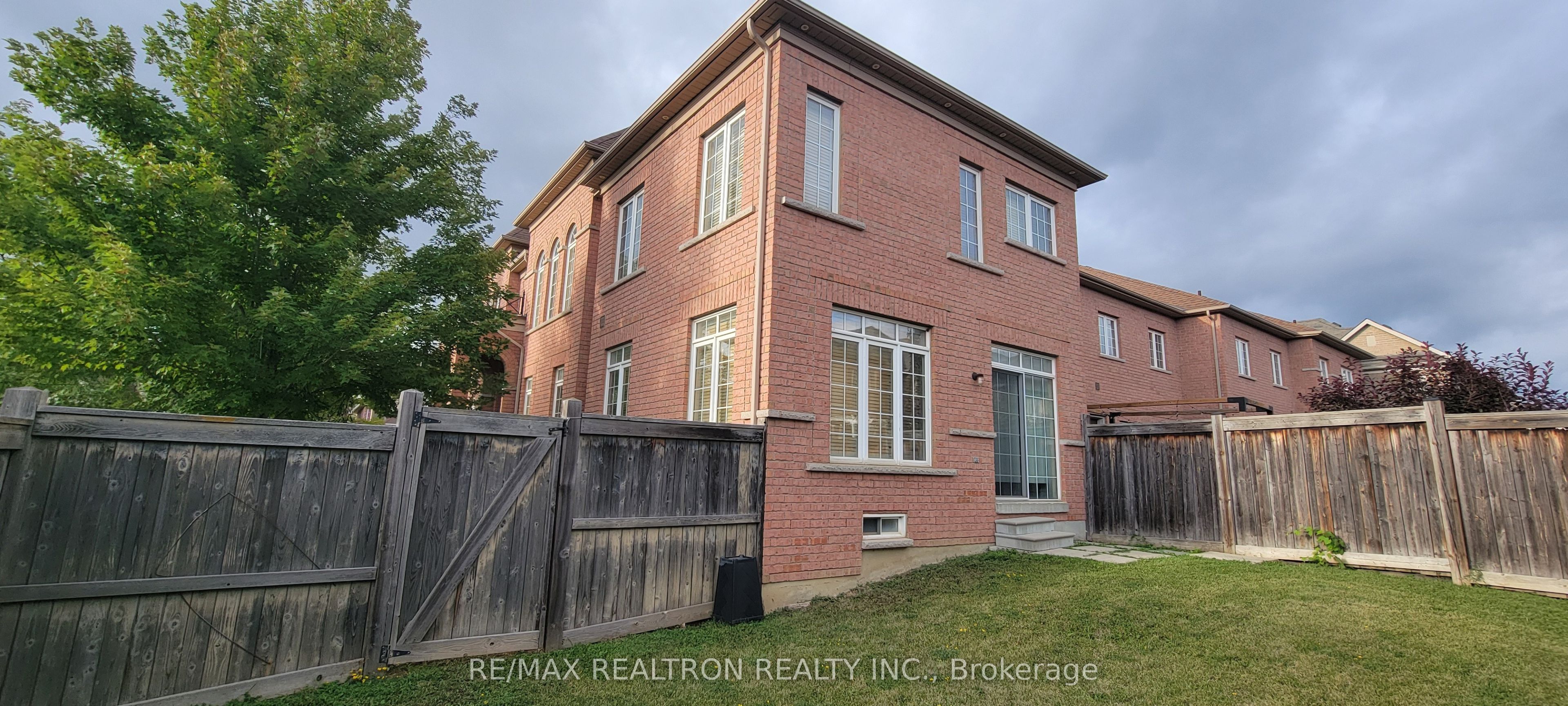 119 Lindbergh Drive, Vaughan, ON L4H 1M1 photo 3