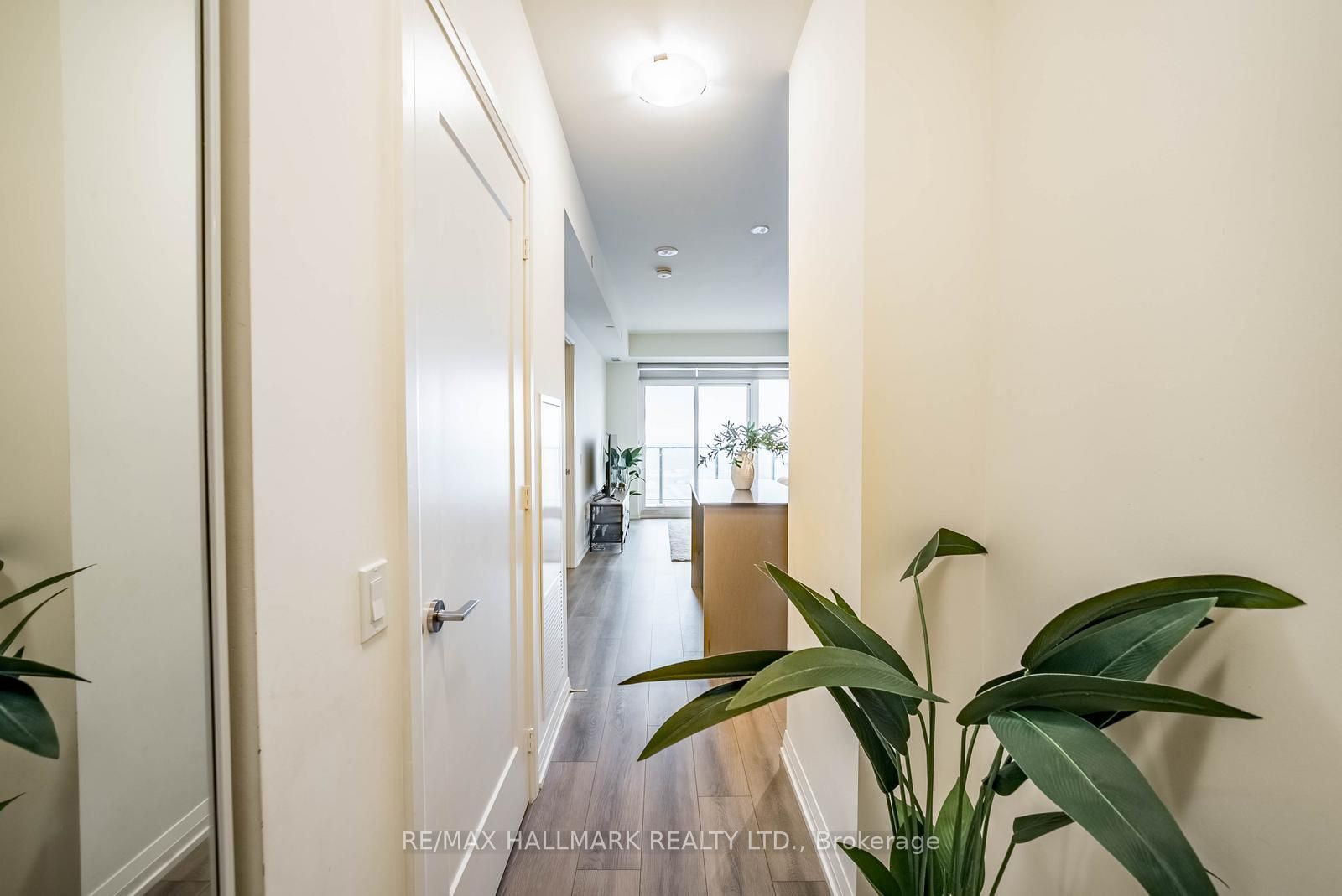 8960 Jane Street 1706, Vaughan, ON L4K 0N9 photo 4