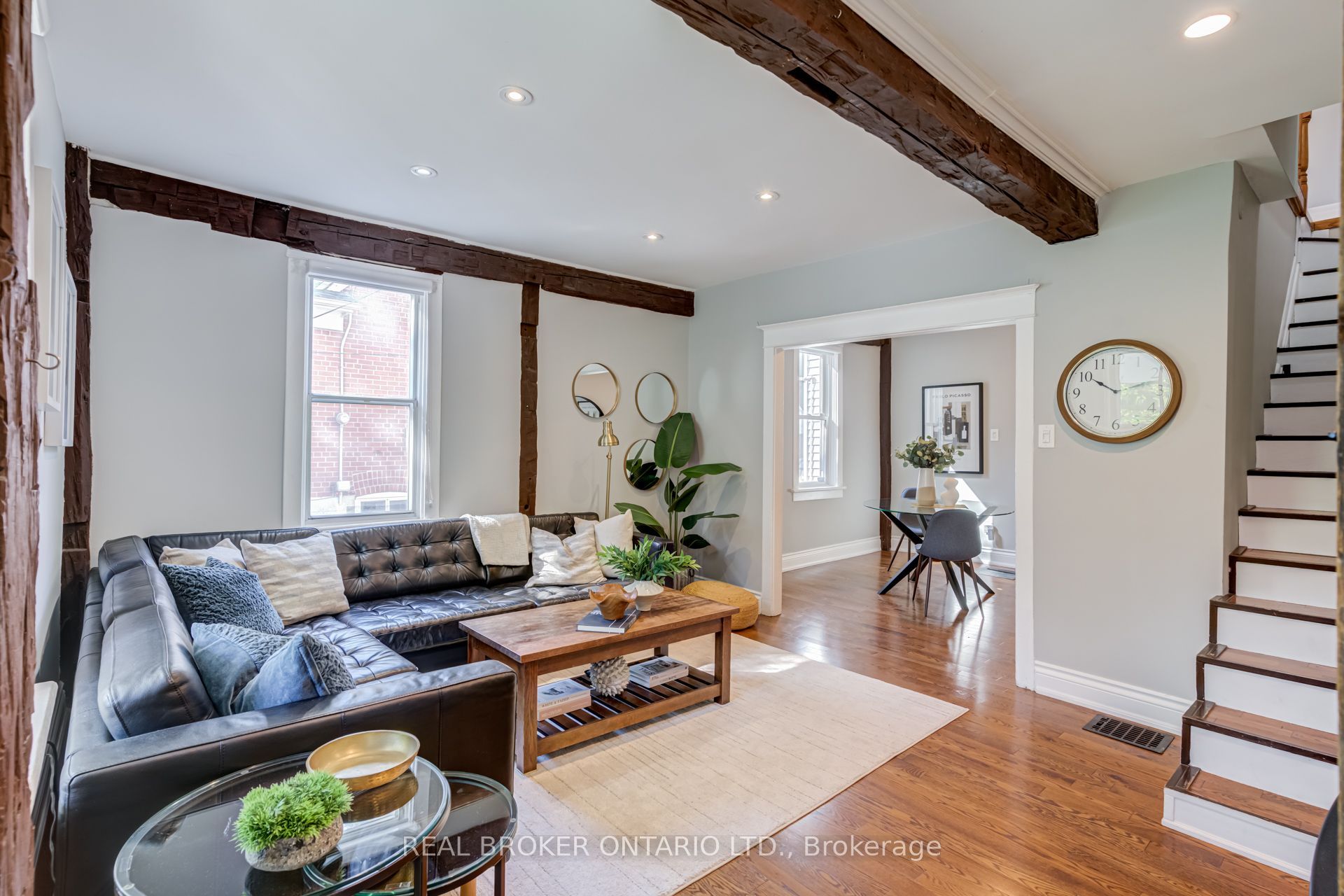 30 Elizabeth Street S, Richmond Hill, ON L4C 3V4 photo 4
