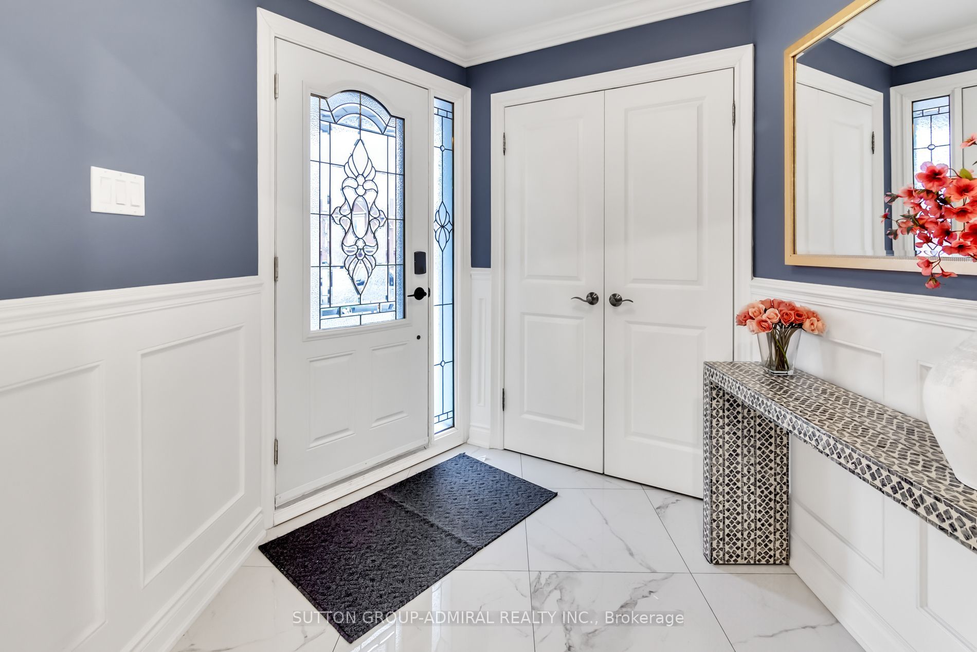 119 Mccabe Crescent Main & 2nd, Vaughan, ON L4J 2S6 photo 2