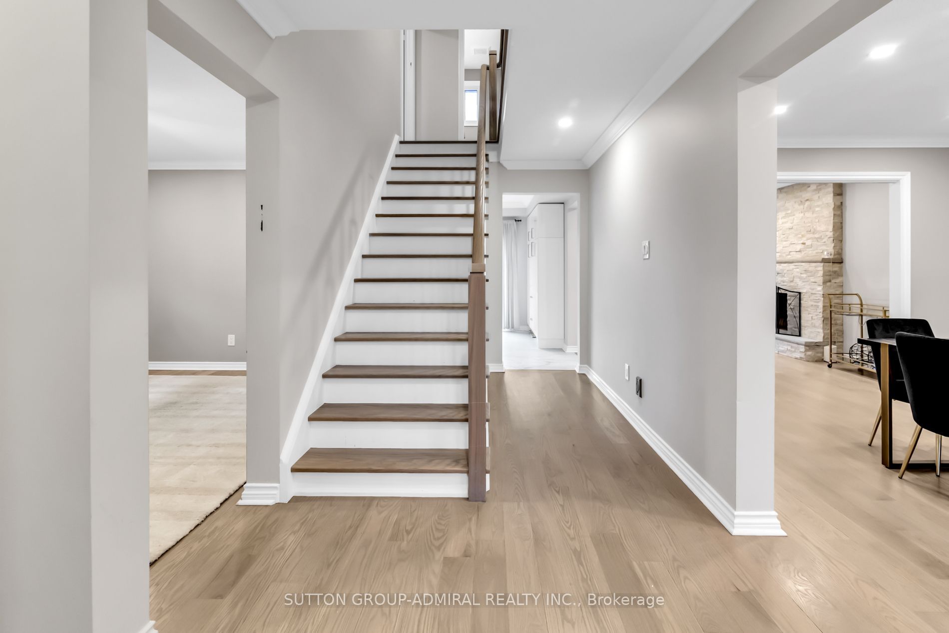 119 Mccabe Crescent Main & 2nd, Vaughan, ON L4J 2S6 photo 3