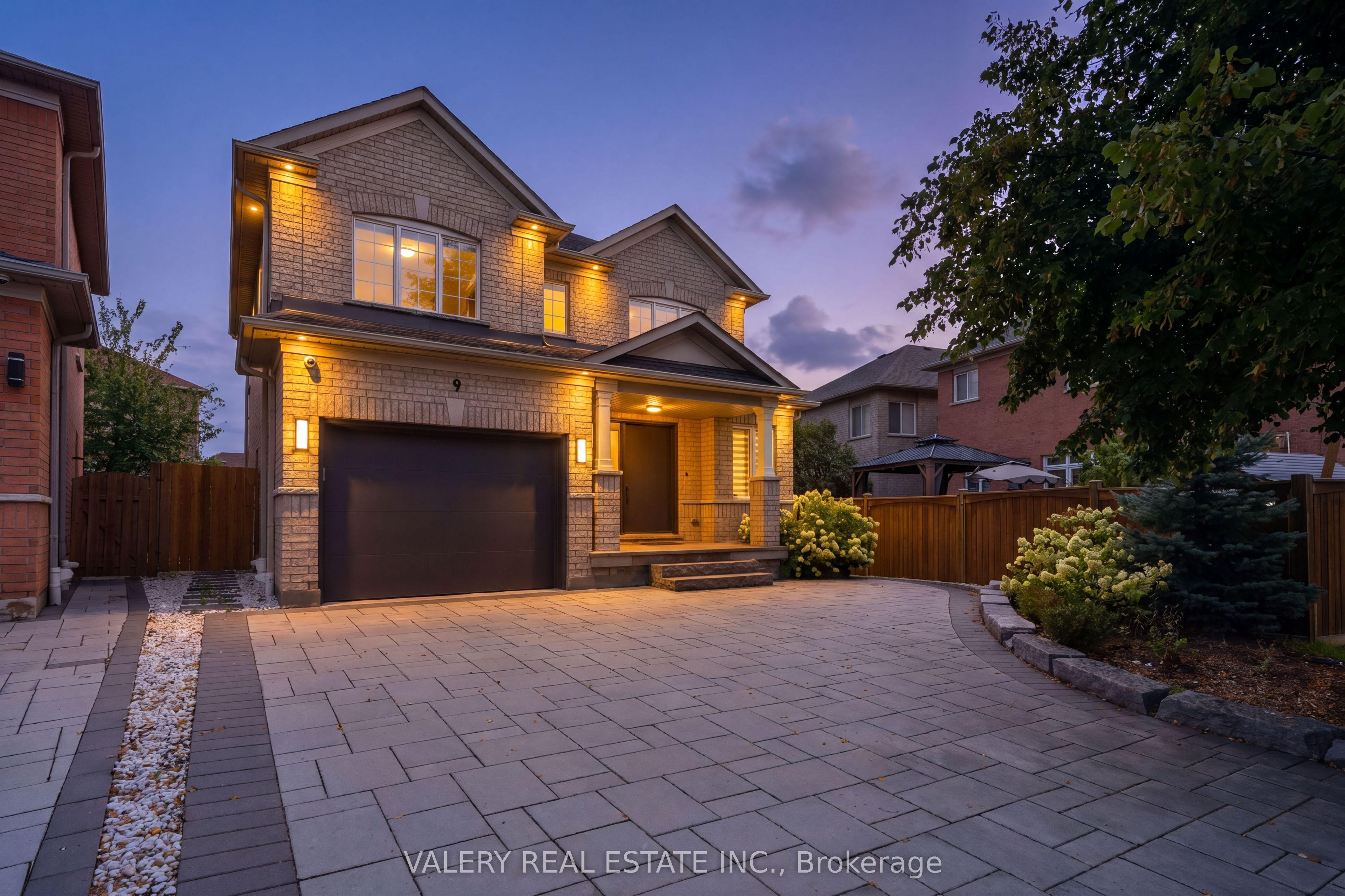 9 Vanguard Road, Vaughan, ON L4K 5G4