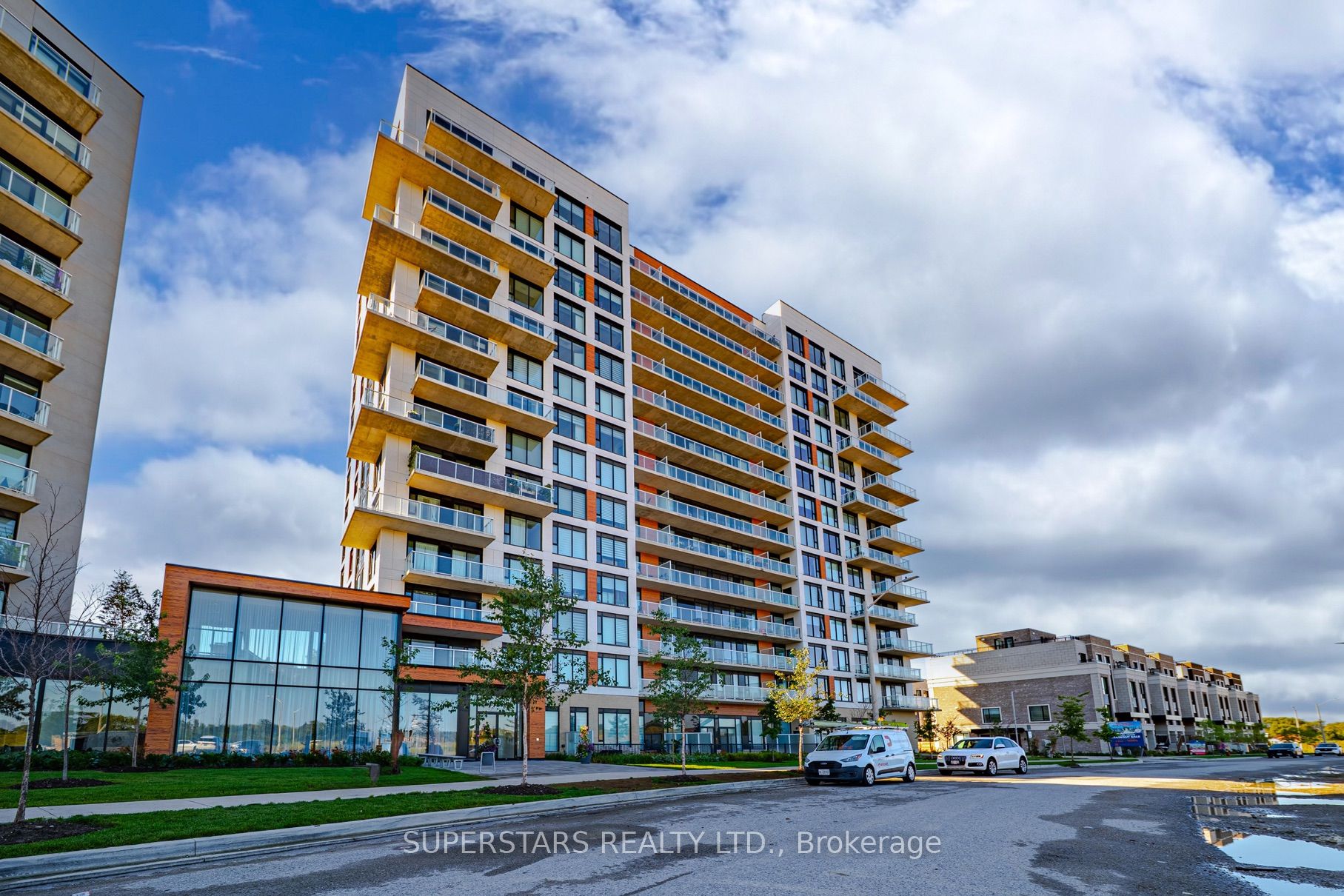 2 David Eyer Road 230, Richmond Hill, ON L4S 0N6 photo 2