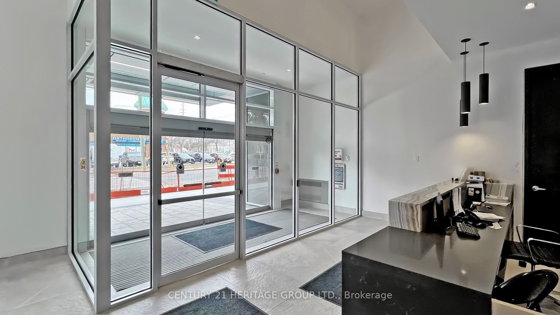 8888 Yonge Street 1205, Richmond Hill, ON L4C 5V6 photo 4