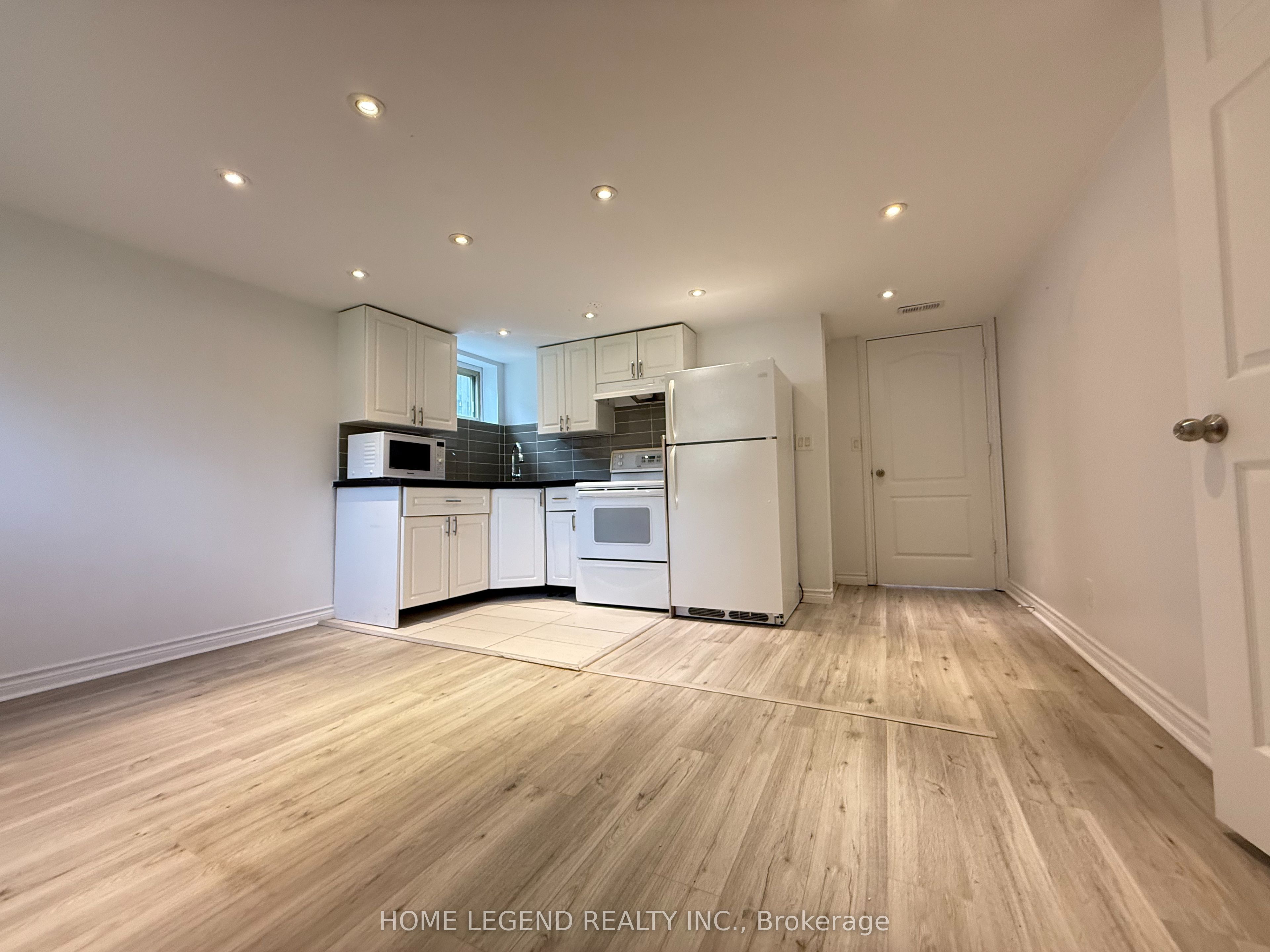 427 Taylor Mills Unit B Drive S Bsmt, Richmond Hill, ON L4C 2T3