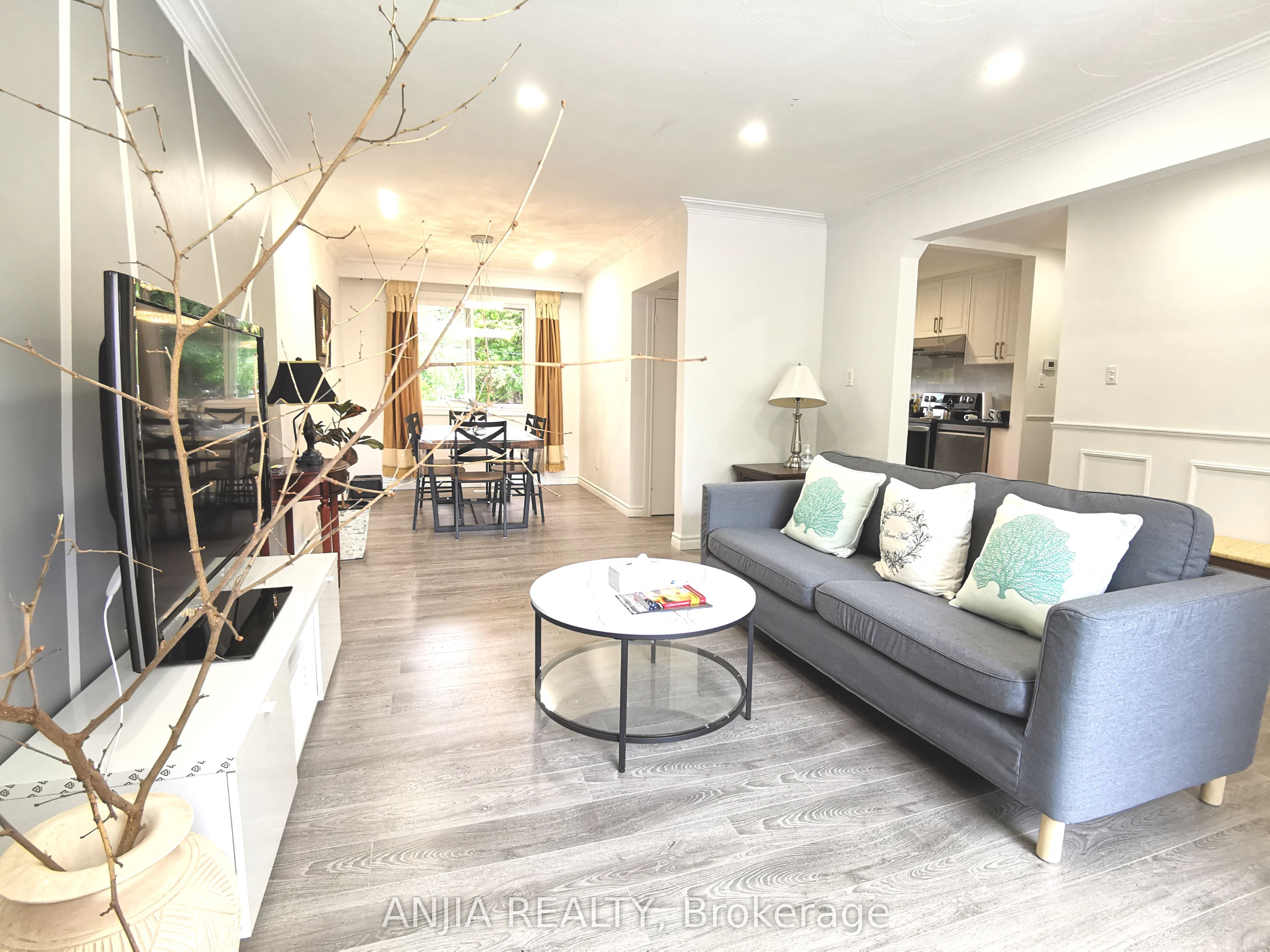 442 Bonita Court Main, Richmond Hill, ON L4C 3N1