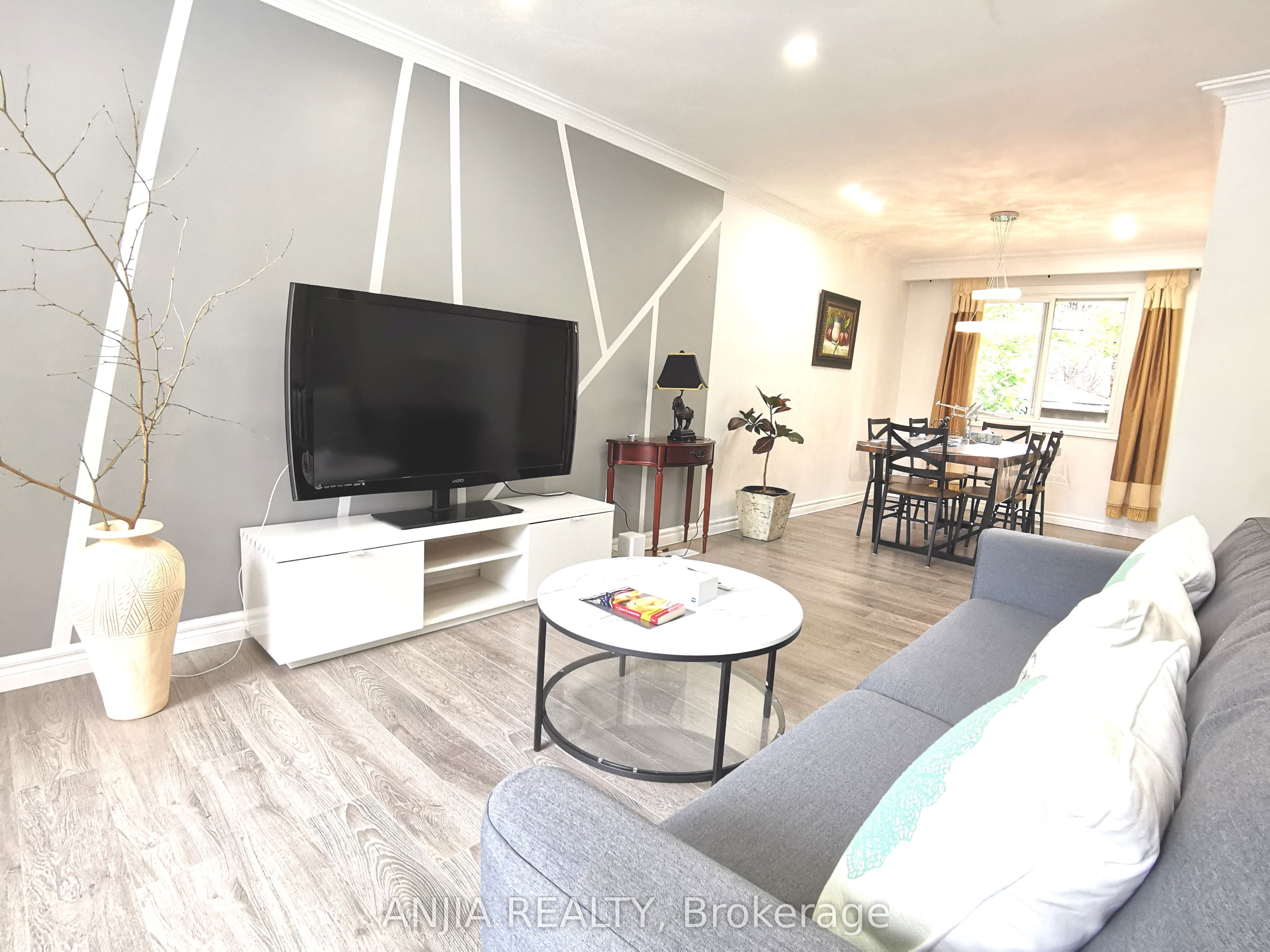 442 Bonita Court Main, Richmond Hill, ON L4C 3N1 photo 5