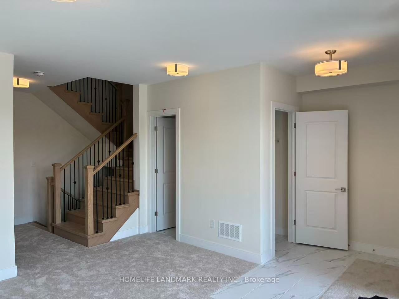 471 York Downs Boulevard, Markham, ON L6C 3R2 photo 3